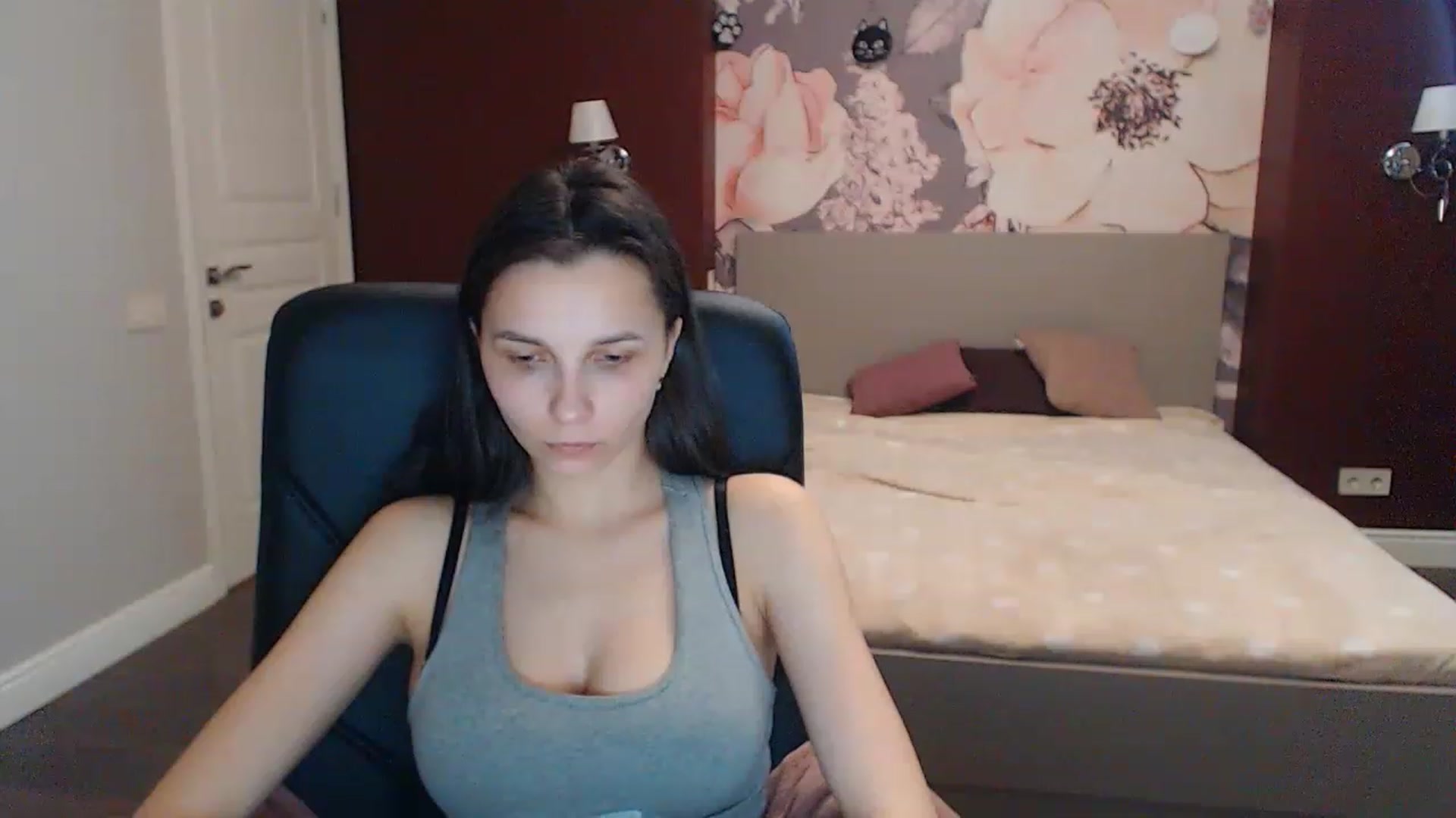 Gallery image thumbnail from Karina_Mils's myfreecams stream on, 04/19/2023, 11:00 image 6 of 20