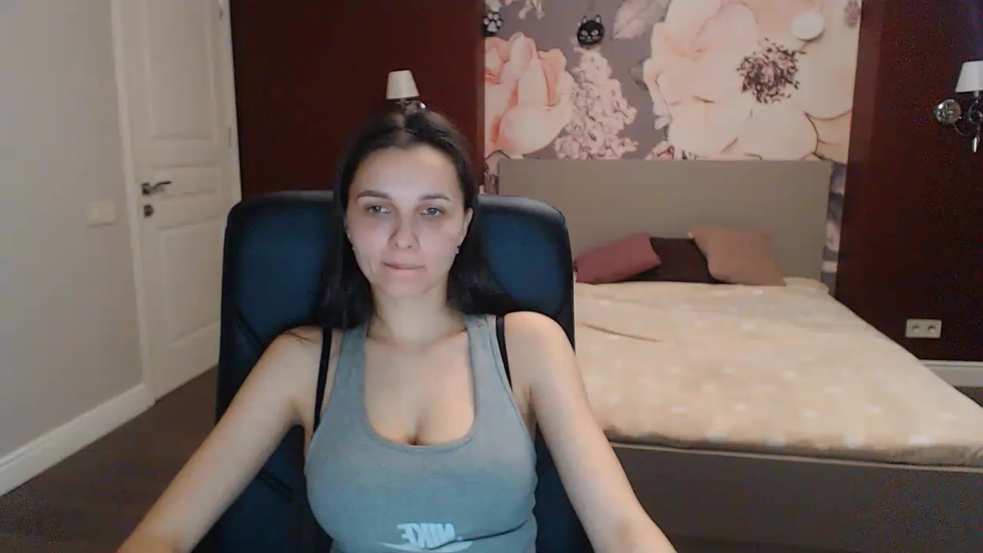 Gallery image thumbnail from Karina_Mils's myfreecams stream on, 04/19/2023, 11:00 image 19 of 20