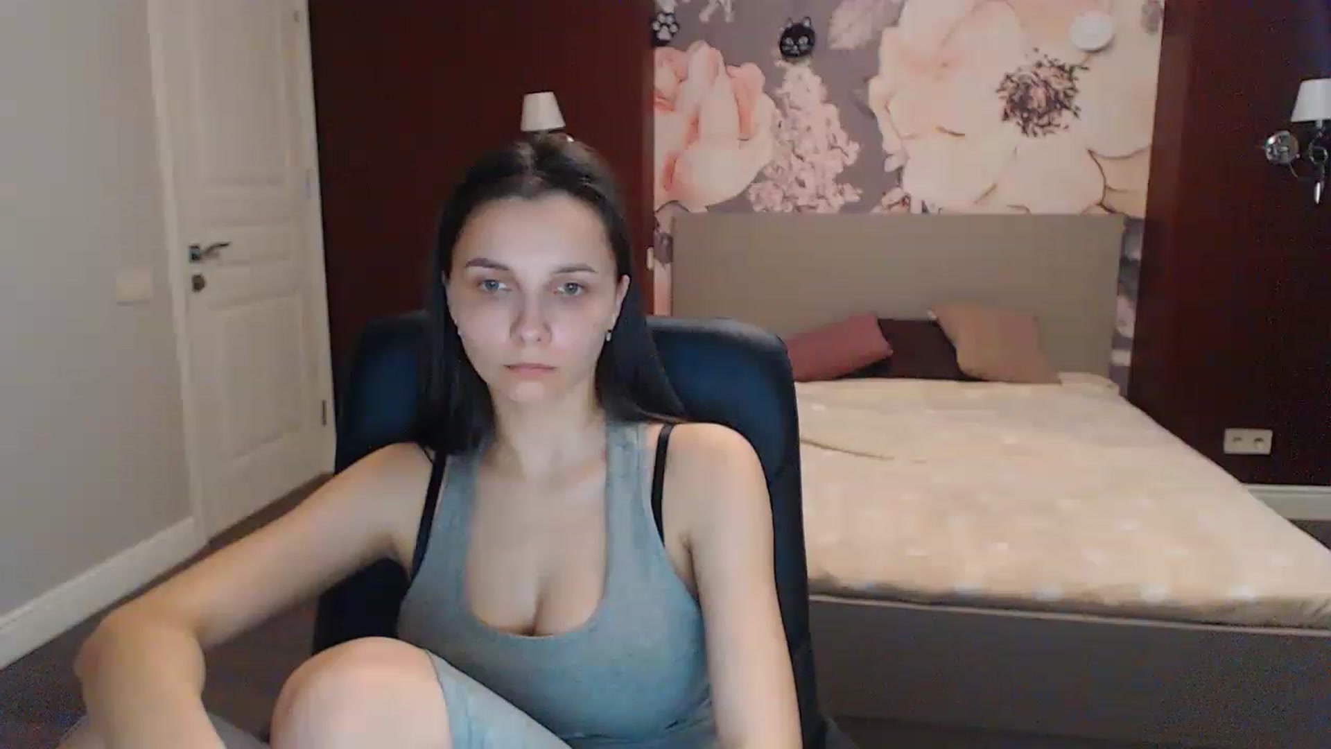 Gallery image thumbnail from Karina_Mils's myfreecams stream on, 04/19/2023, 11:00 image 17 of 20
