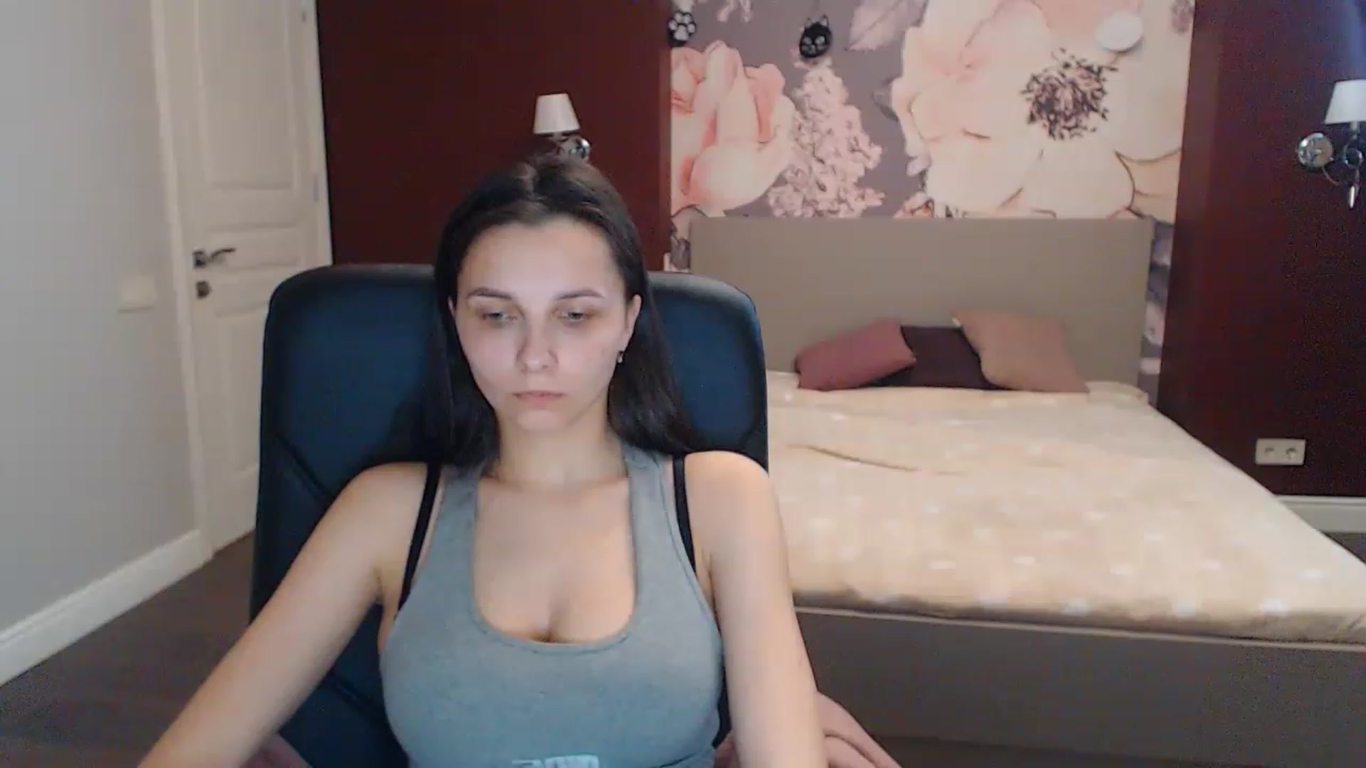 Gallery image thumbnail from Karina_Mils's myfreecams stream on, 04/19/2023, 11:00 image 7 of 20