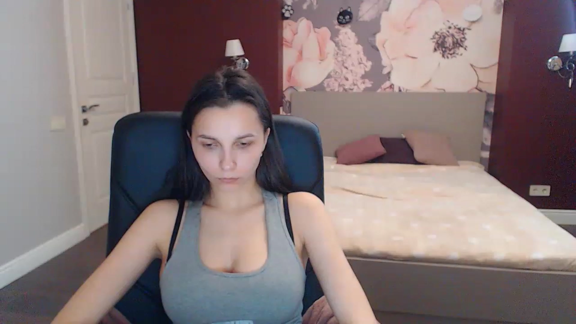 Gallery image thumbnail from Karina_Mils's myfreecams stream on, 04/19/2023, 11:00 image 8 of 20