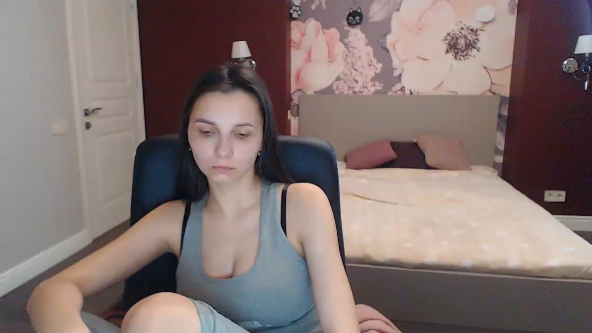 Gallery image thumbnail from Karina_Mils's myfreecams stream on, 04/19/2023, 11:00 image 2 of 20
