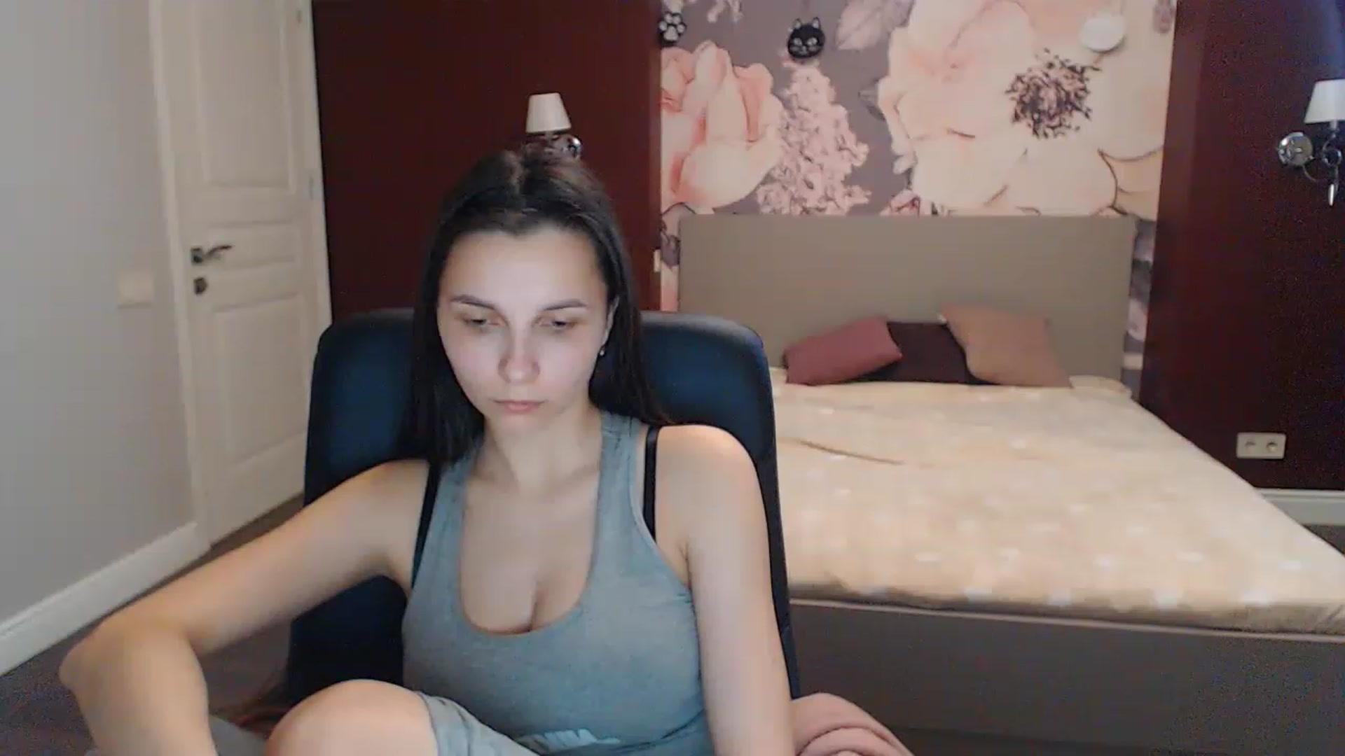 Gallery image thumbnail from Karina_Mils's myfreecams stream on, 04/19/2023, 11:00 image 5 of 20