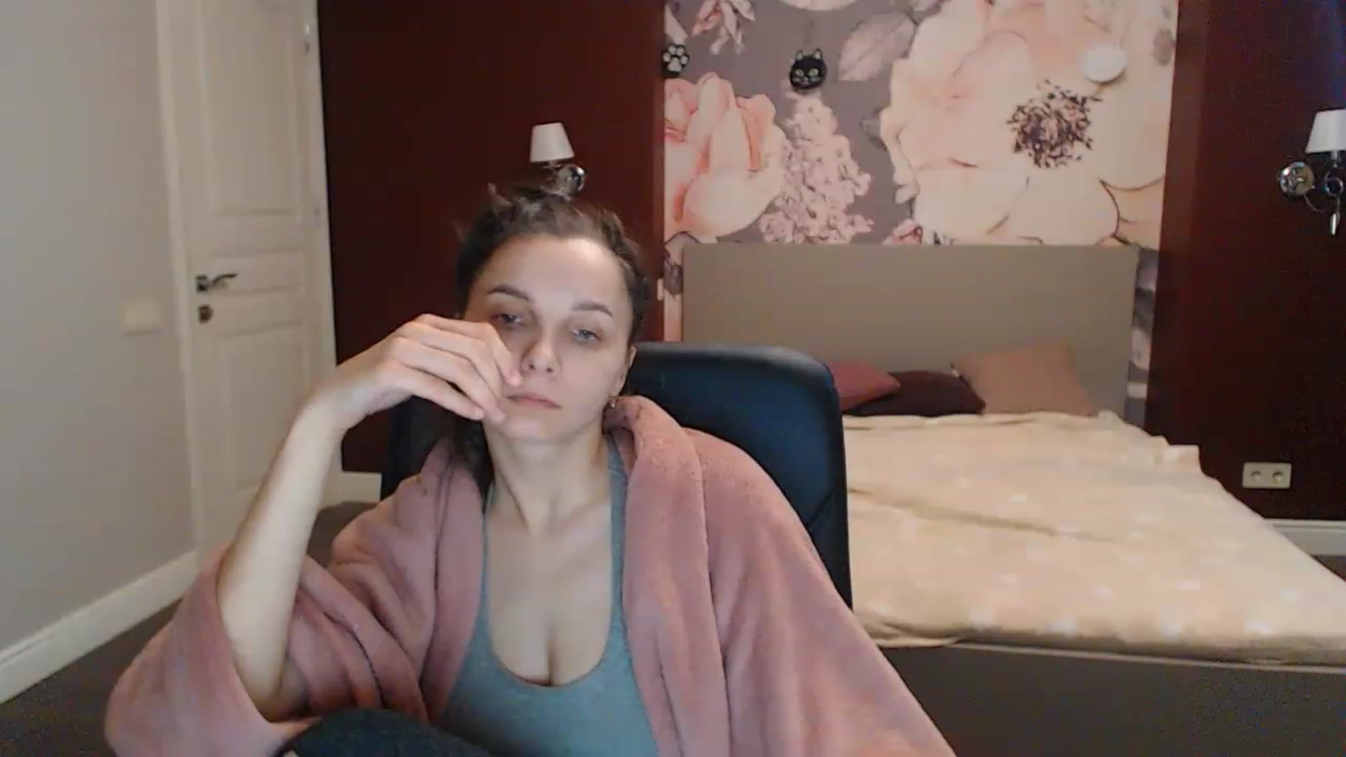Gallery image thumbnail from Karina_Mils's myfreecams stream on, 04/20/2023, 10:59 image 15 of 20