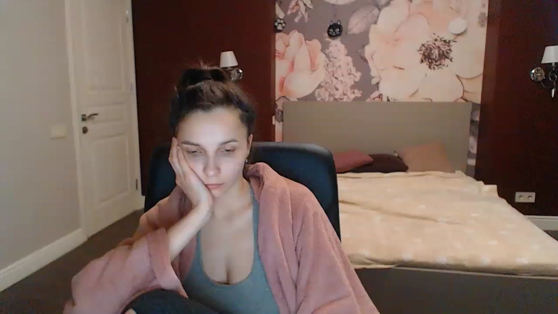 Gallery image thumbnail from Karina_Mils's myfreecams stream on, 04/20/2023, 10:59 image 2 of 20