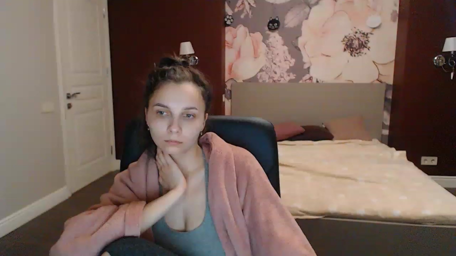 Gallery image thumbnail from Karina_Mils's myfreecams stream on, 04/20/2023, 10:59 image 3 of 20
