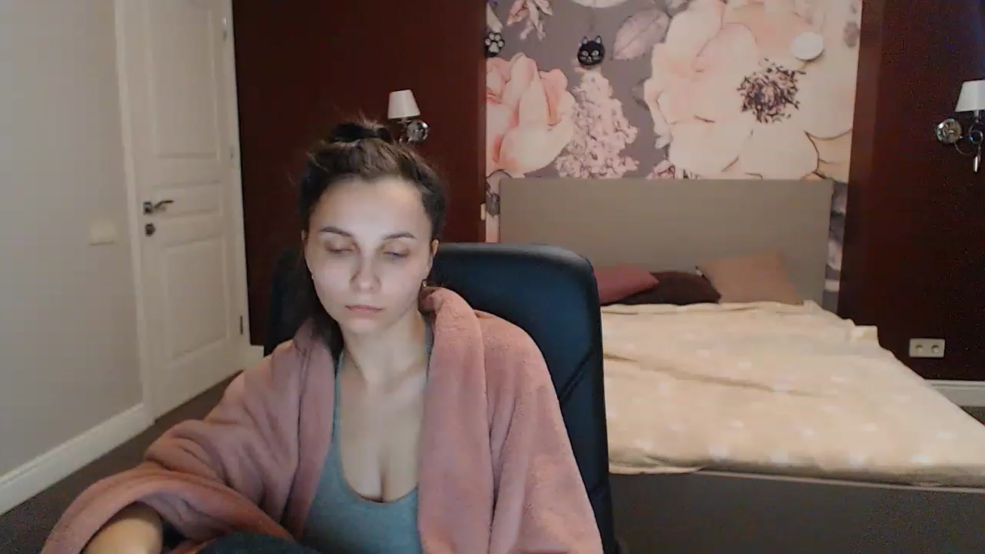 Gallery image thumbnail from Karina_Mils's myfreecams stream on, 04/20/2023, 10:59 image 20 of 20