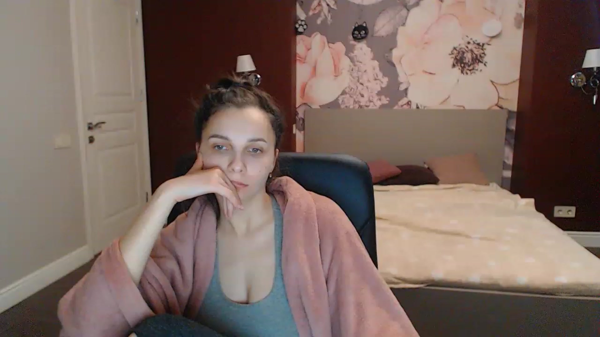 Gallery image thumbnail from Karina_Mils's myfreecams stream on, 04/20/2023, 10:59 image 11 of 20