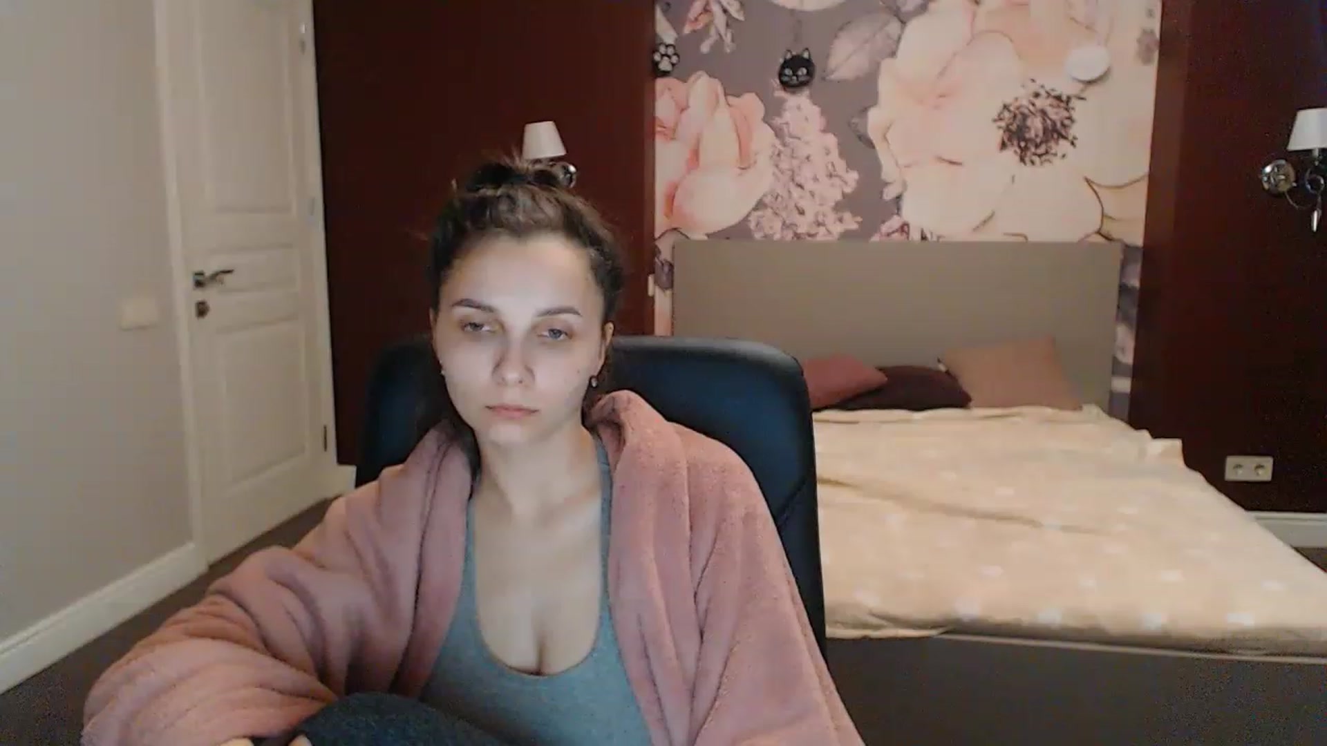 Gallery image thumbnail from Karina_Mils's myfreecams stream on, 04/20/2023, 10:59 image 5 of 20