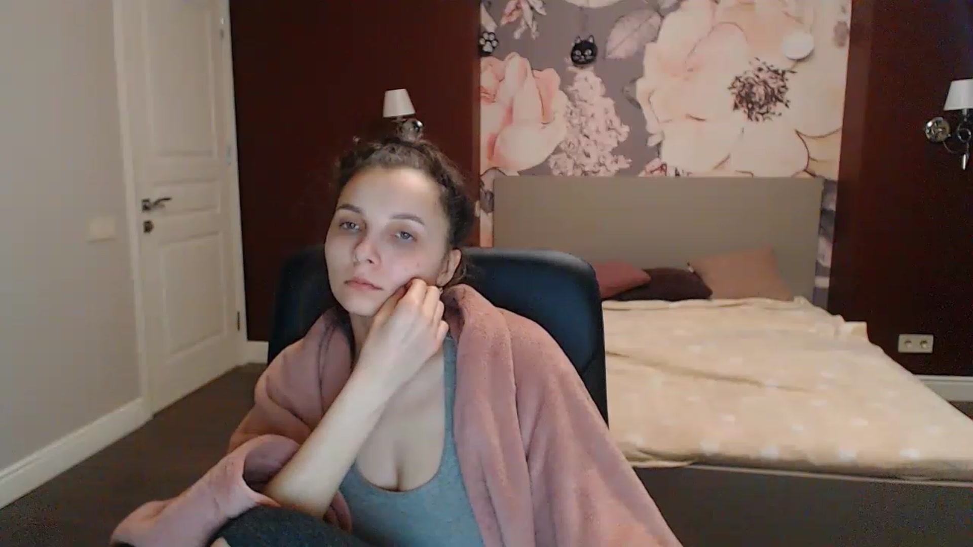 Gallery image thumbnail from Karina_Mils's myfreecams stream on, 04/20/2023, 10:59 image 8 of 20