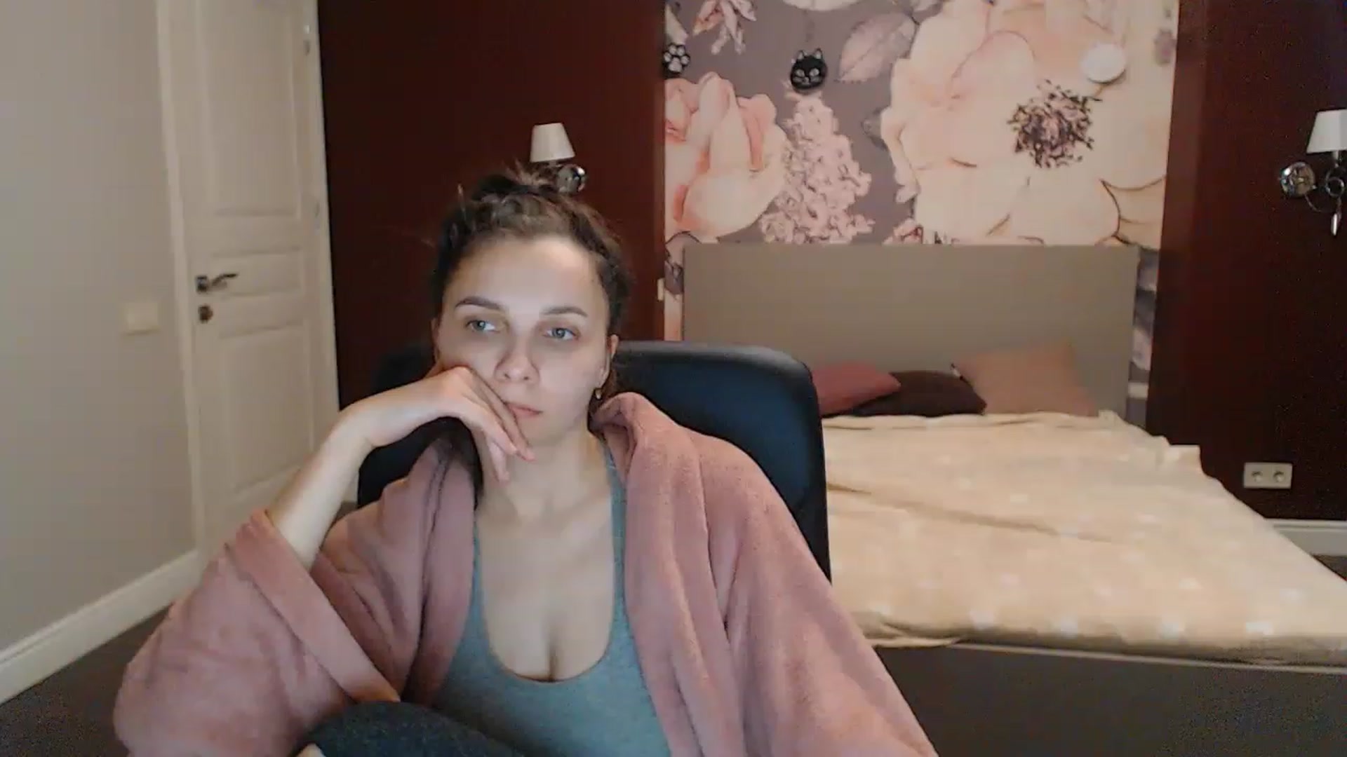 Gallery image thumbnail from Karina_Mils's myfreecams stream on, 04/20/2023, 10:59 image 4 of 20