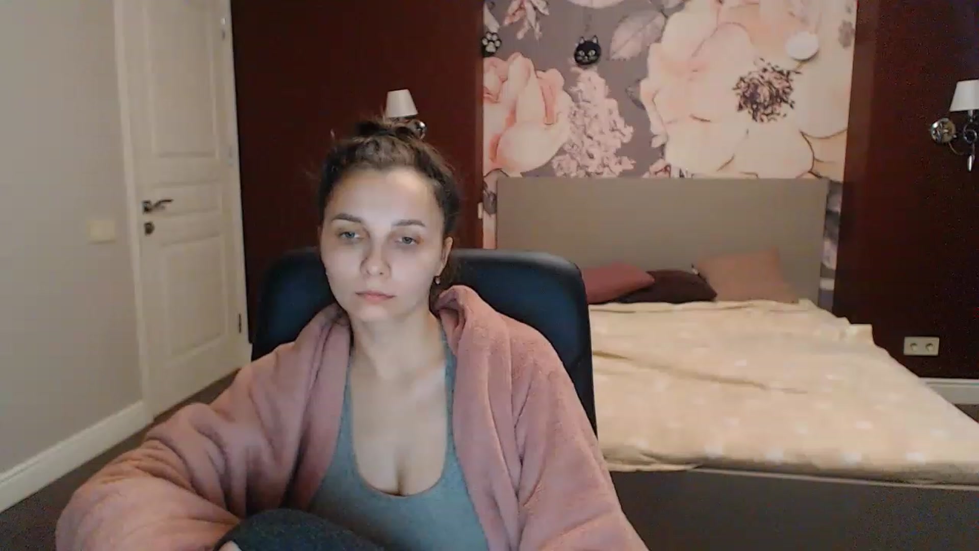 Gallery image thumbnail from Karina_Mils's myfreecams stream on, 04/20/2023, 10:59 image 1 of 20