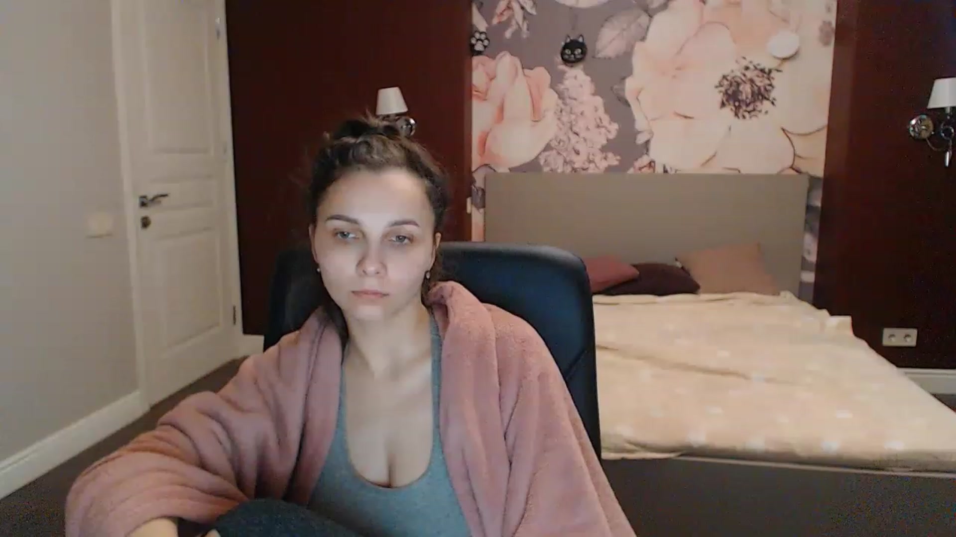 Gallery image thumbnail from Karina_Mils's myfreecams stream on, 04/20/2023, 10:59 image 9 of 20