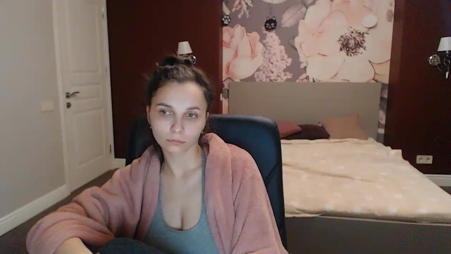 Gallery image thumbnail from Karina_Mils's myfreecams stream on, 04/20/2023, 10:59 image 12 of 20