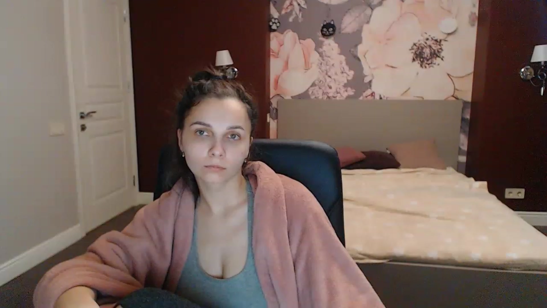 Gallery image thumbnail from Karina_Mils's myfreecams stream on, 04/20/2023, 10:59 image 13 of 20