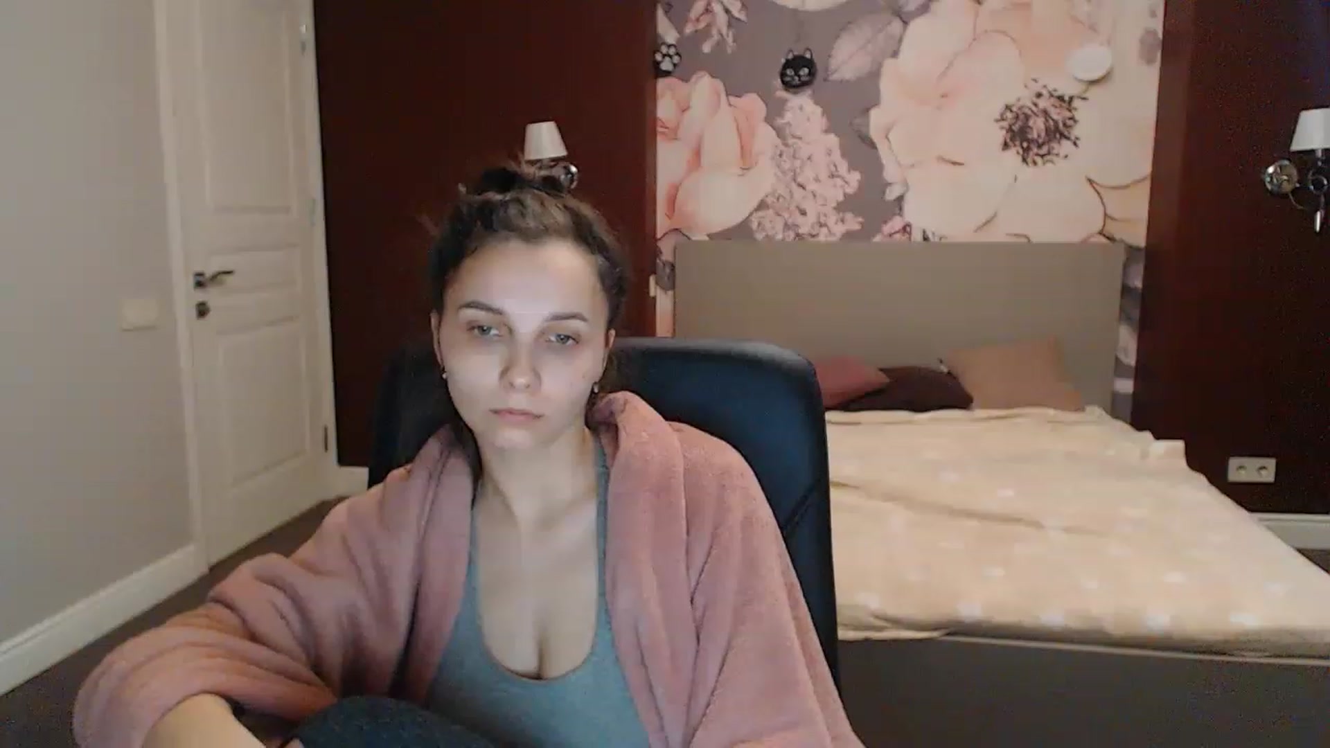Gallery image thumbnail from Karina_Mils's myfreecams stream on, 04/20/2023, 10:59 image 10 of 20