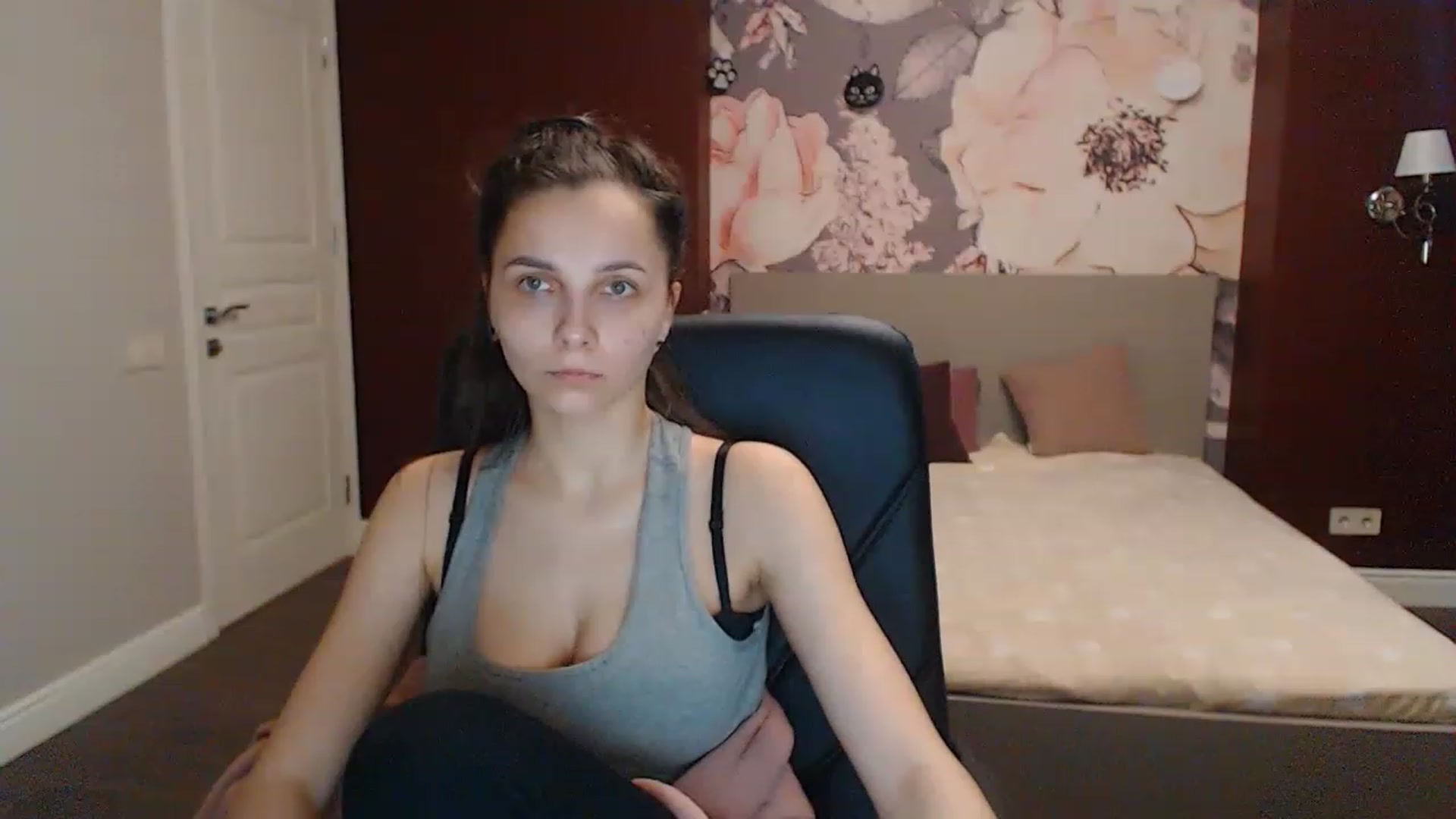 Gallery image thumbnail from Karina_Mils's myfreecams stream on, 04/21/2023, 10:09 image 18 of 20
