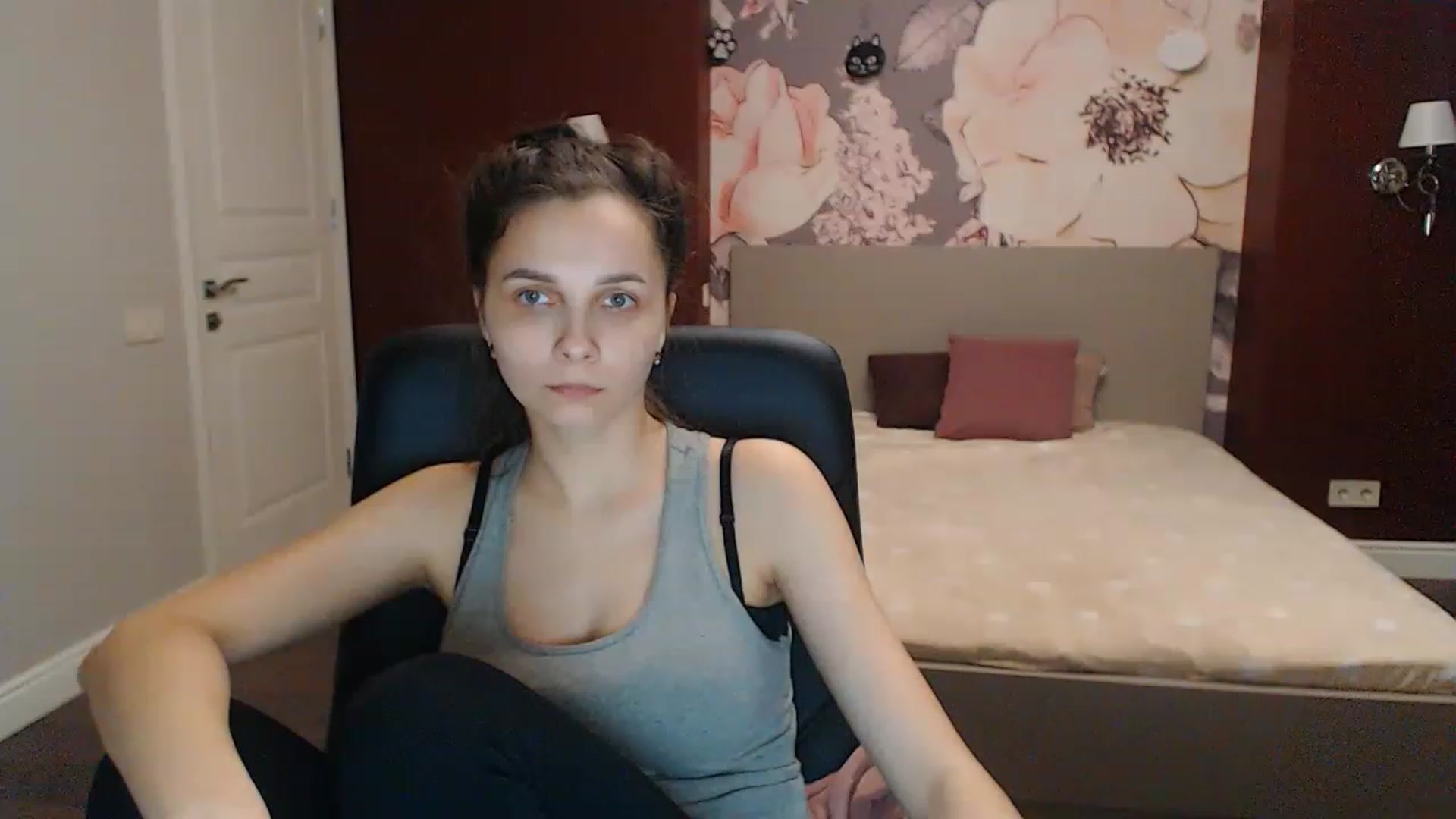 Gallery image thumbnail from Karina_Mils's myfreecams stream on, 04/21/2023, 16:06 image 2 of 20