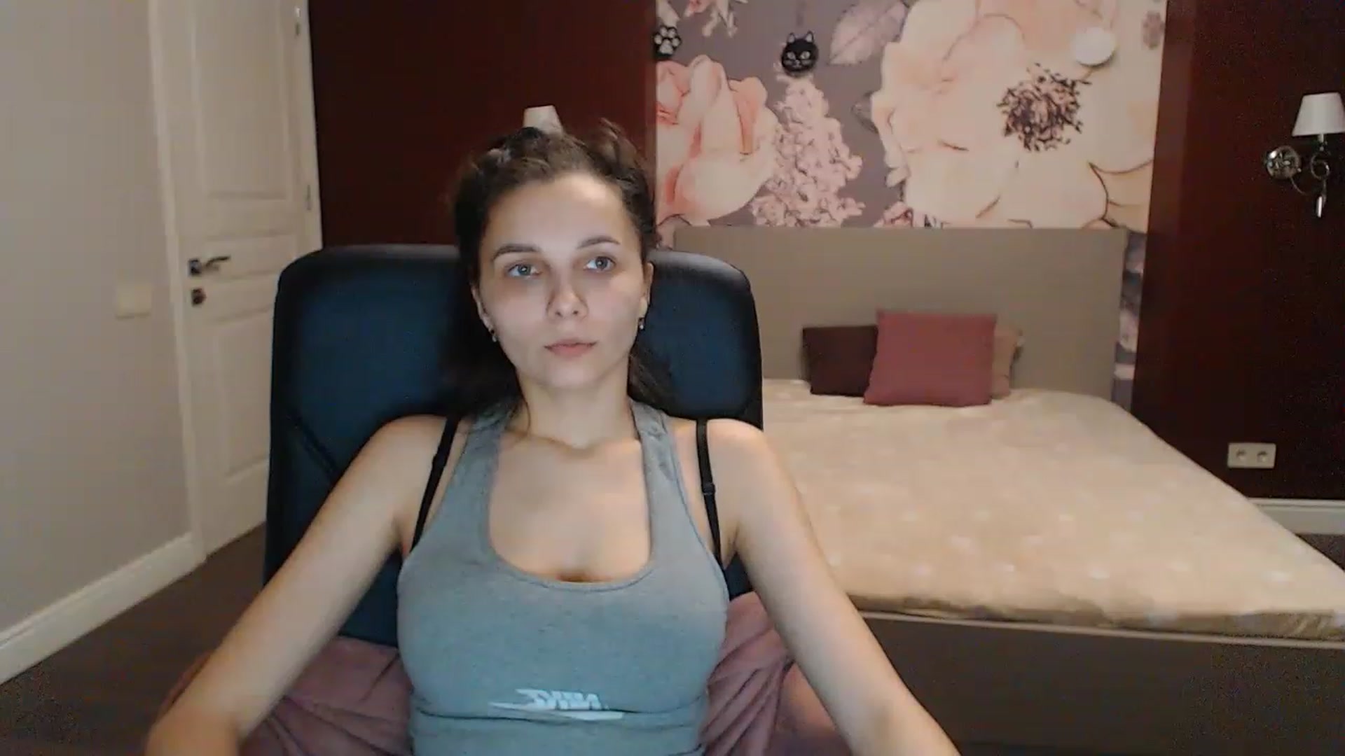 Gallery image thumbnail from Karina_Mils's myfreecams stream on, 04/21/2023, 16:06 image 12 of 20
