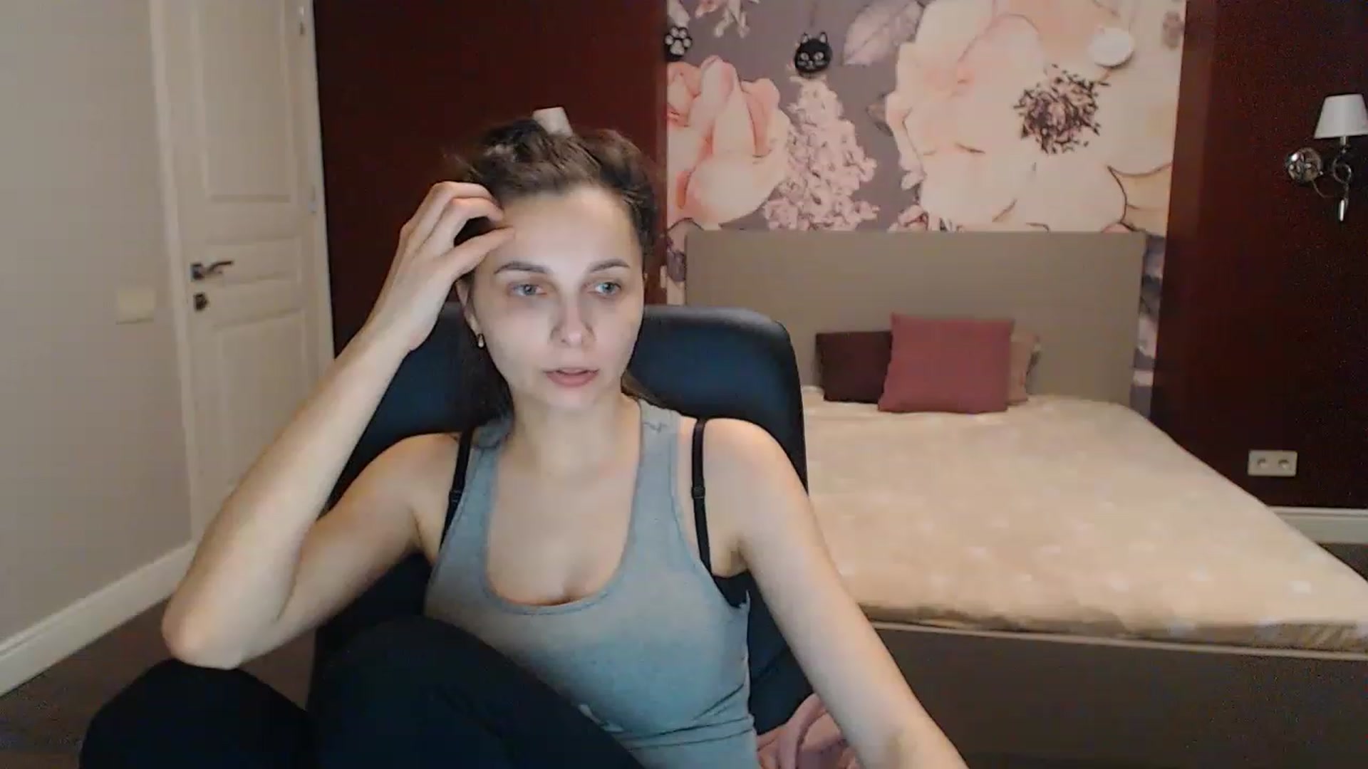 Gallery image thumbnail from Karina_Mils's myfreecams stream on, 04/21/2023, 16:06 image 4 of 20