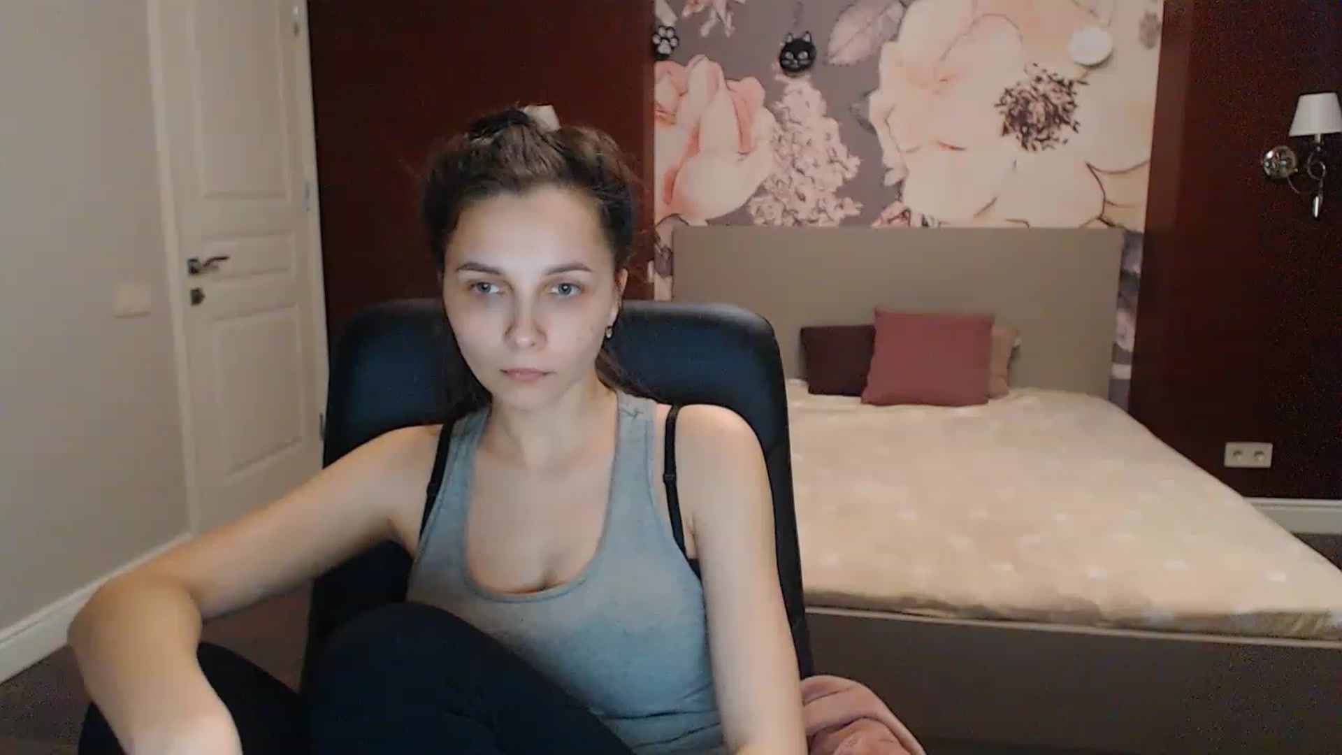 Gallery image thumbnail from Karina_Mils's myfreecams stream on, 04/21/2023, 16:06 image 1 of 20