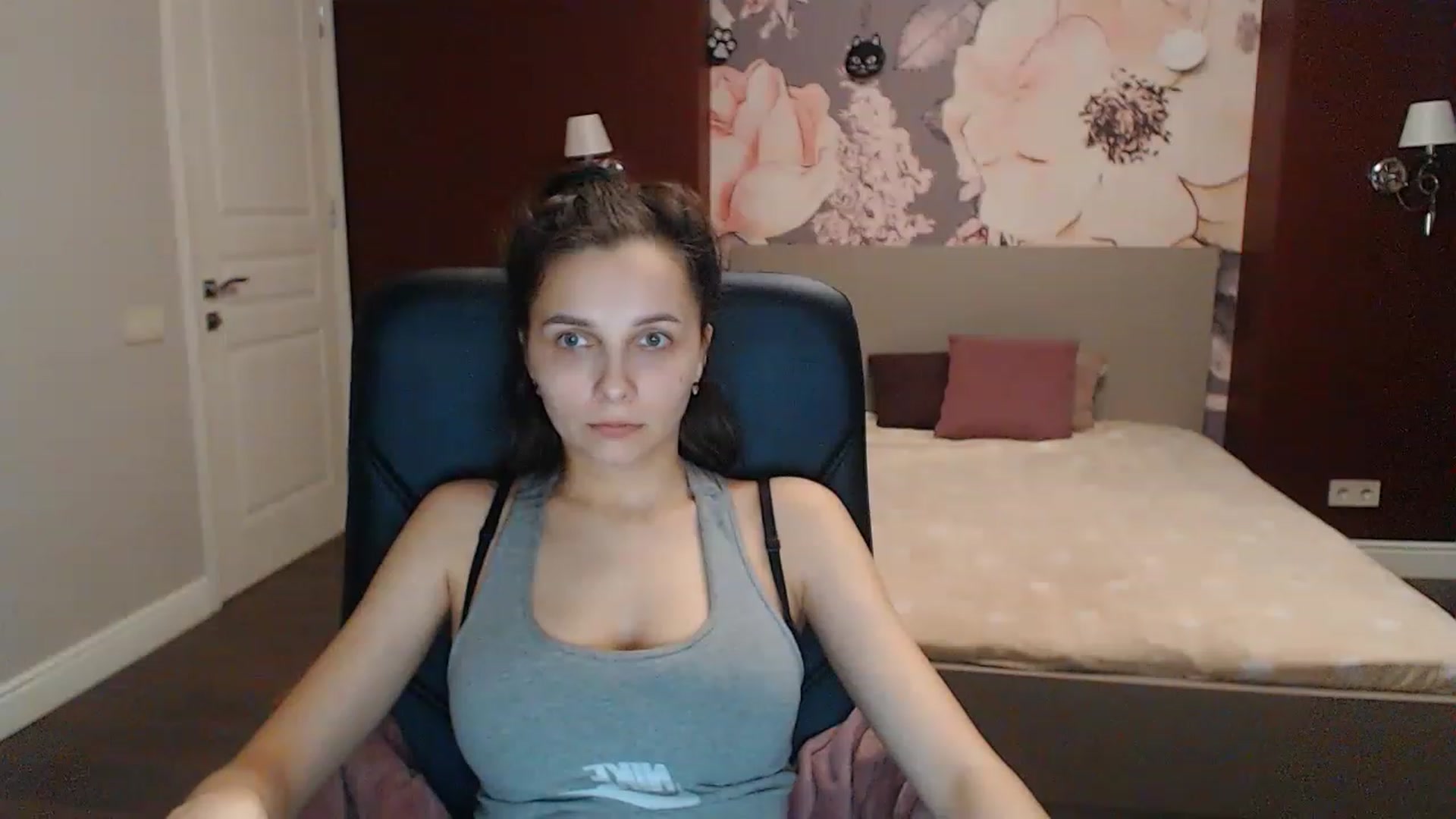Gallery image thumbnail from Karina_Mils's myfreecams stream on, 04/21/2023, 16:06 image 7 of 20