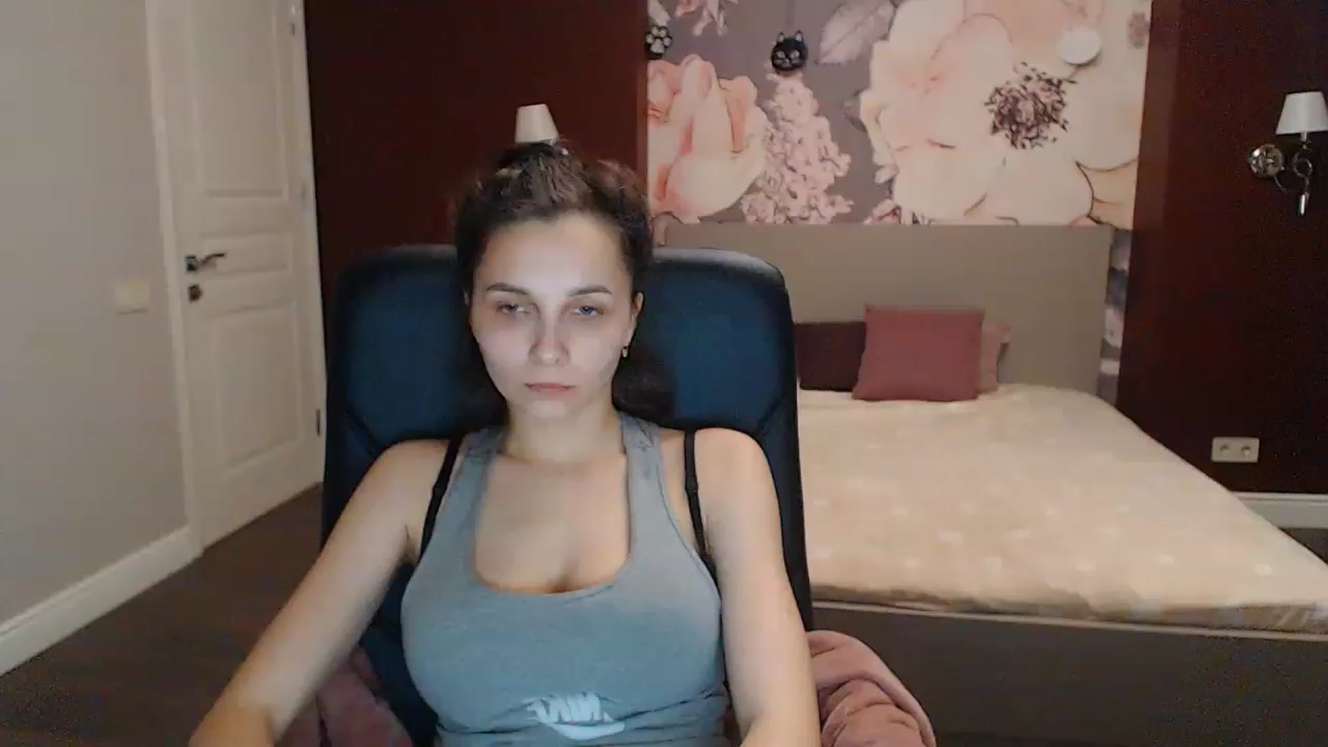 Gallery image thumbnail from Karina_Mils's myfreecams stream on, 04/21/2023, 16:06 image 6 of 20
