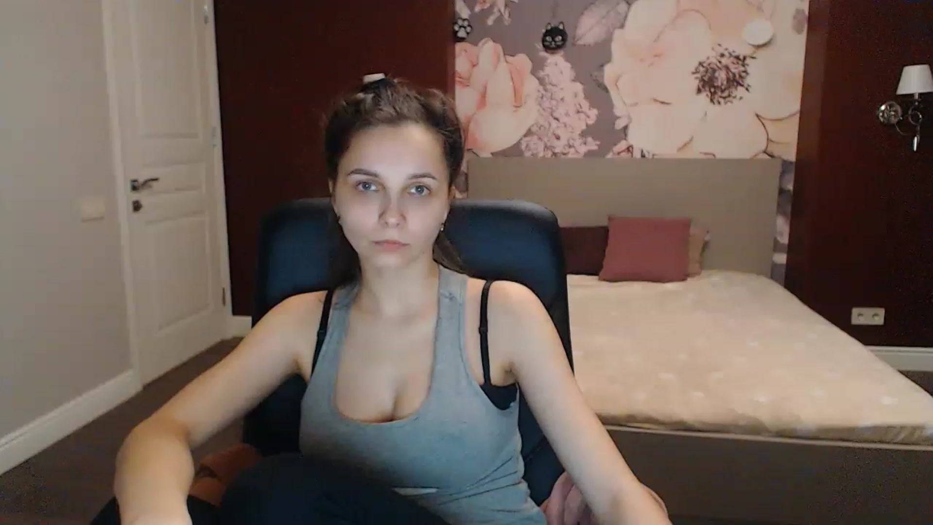 Gallery image thumbnail from Karina_Mils's myfreecams stream on, 04/21/2023, 16:06 image 9 of 20