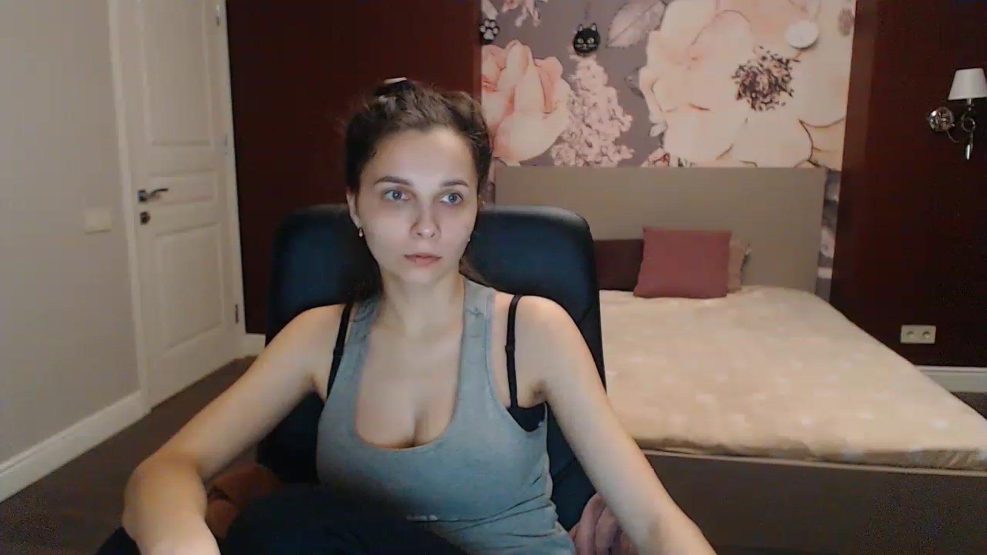 Gallery image thumbnail from Karina_Mils's myfreecams stream on, 04/21/2023, 16:06 image 11 of 20