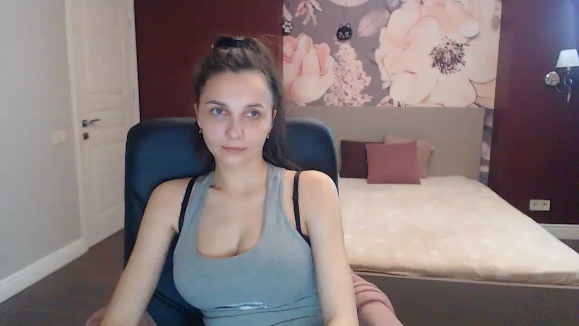 Gallery image thumbnail from Karina_Mils's myfreecams stream on, 04/22/2023, 13:17 image 12 of 20