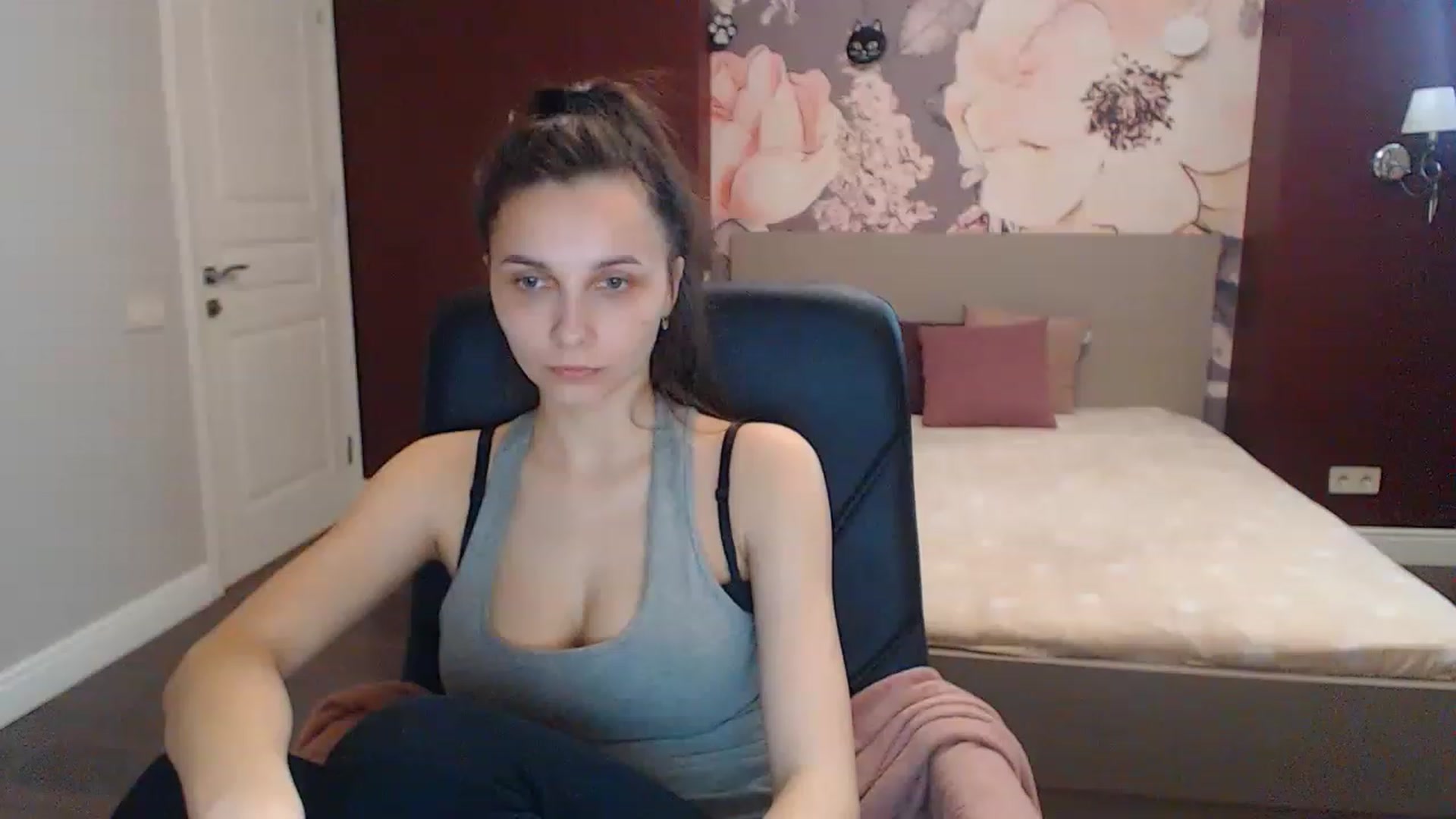 Gallery image thumbnail from Karina_Mils's myfreecams stream on, 04/22/2023, 13:17 image 17 of 20