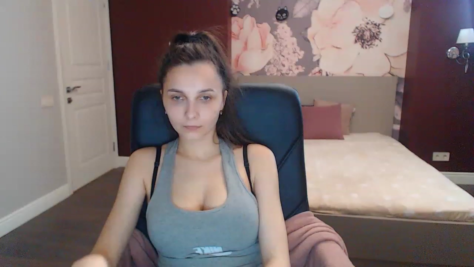 Gallery image thumbnail from Karina_Mils's myfreecams stream on, 04/22/2023, 13:17 image 14 of 20