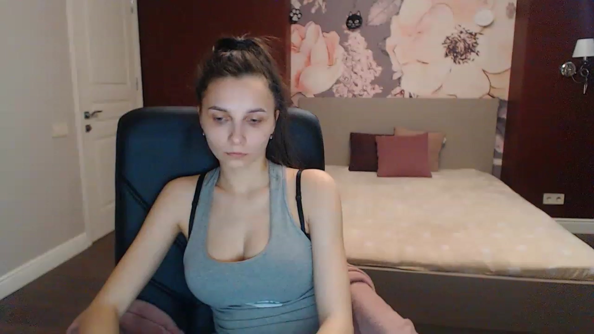 Gallery image thumbnail from Karina_Mils's myfreecams stream on, 04/22/2023, 13:17 image 8 of 20