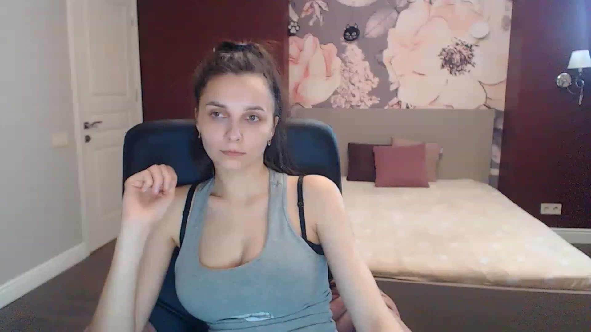 Gallery image thumbnail from Karina_Mils's myfreecams stream on, 04/22/2023, 13:17 image 13 of 20