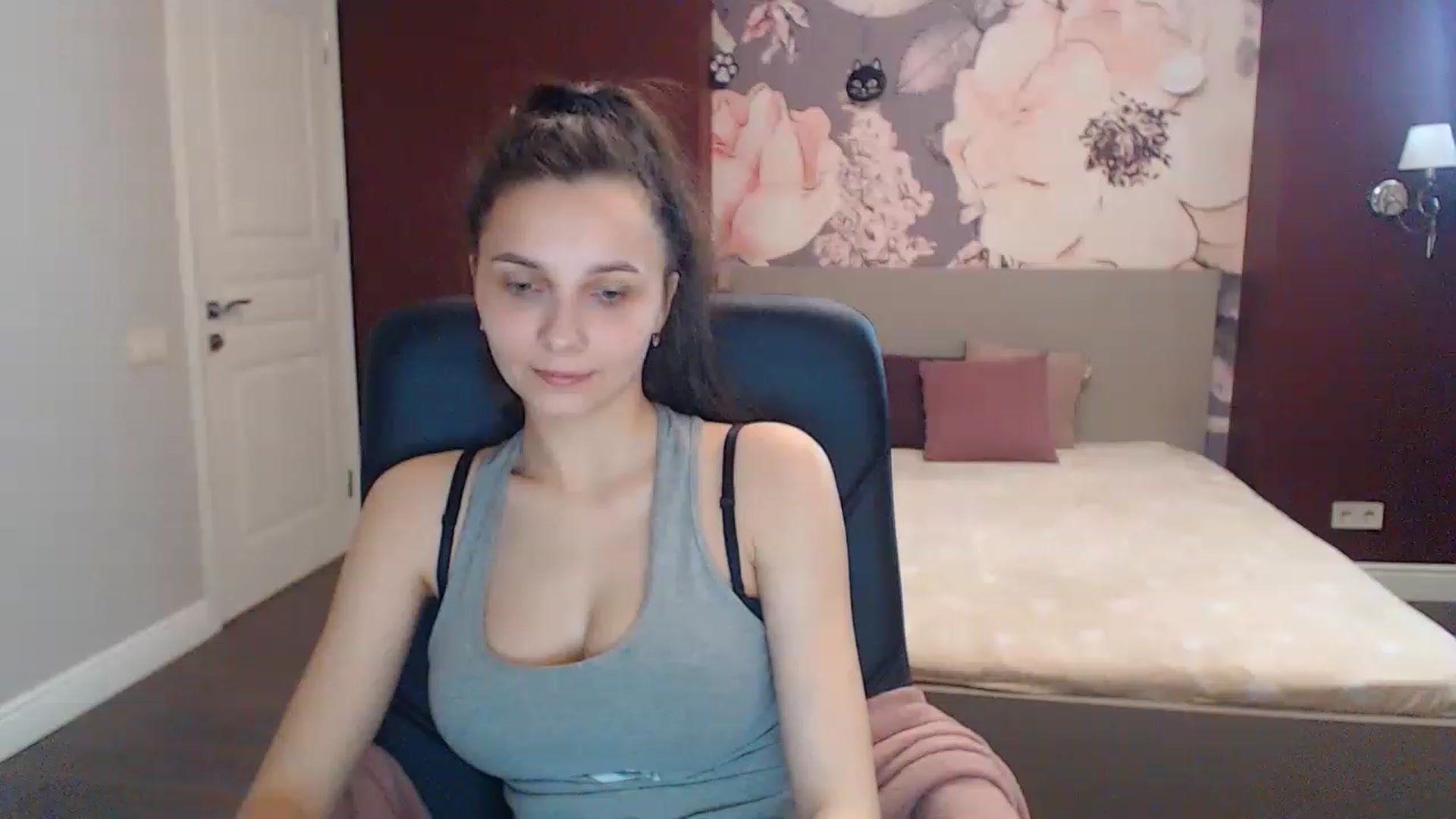 Gallery image thumbnail from Karina_Mils's myfreecams stream on, 04/22/2023, 13:17 image 11 of 20