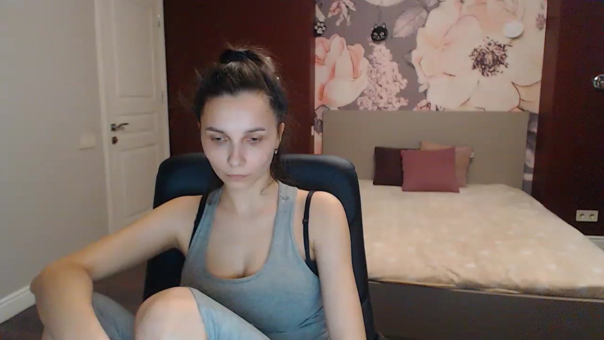 Gallery image thumbnail from Karina_Mils's myfreecams stream on, 04/22/2023, 14:53 image 15 of 20
