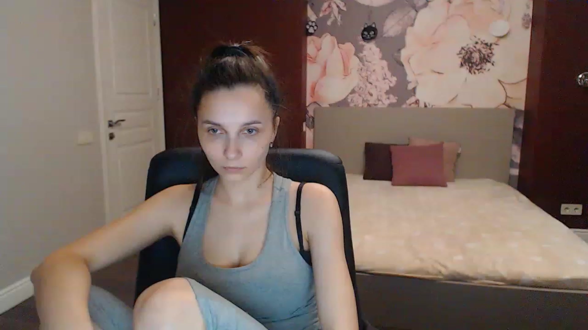 Gallery image thumbnail from Karina_Mils's myfreecams stream on, 04/22/2023, 14:53 image 13 of 20