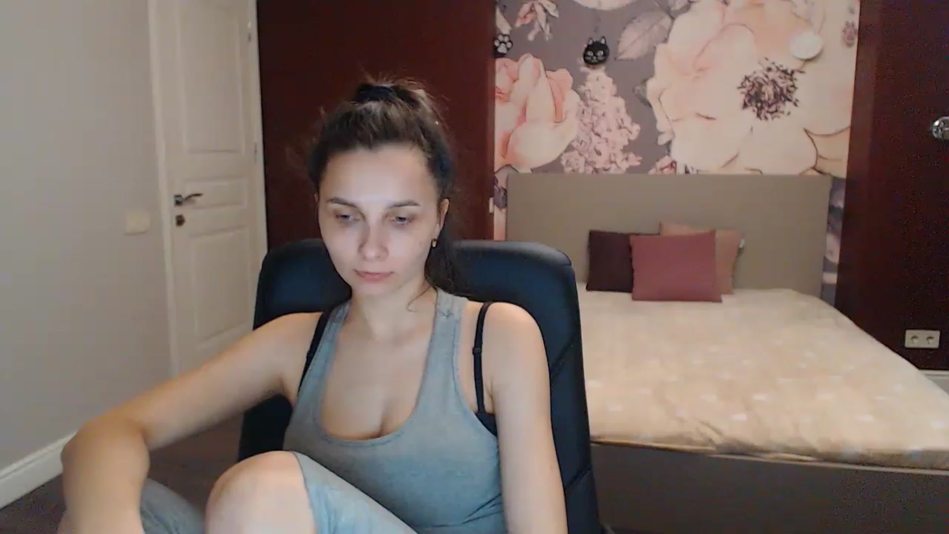 Gallery image thumbnail from Karina_Mils's myfreecams stream on, 04/22/2023, 14:53 image 17 of 20
