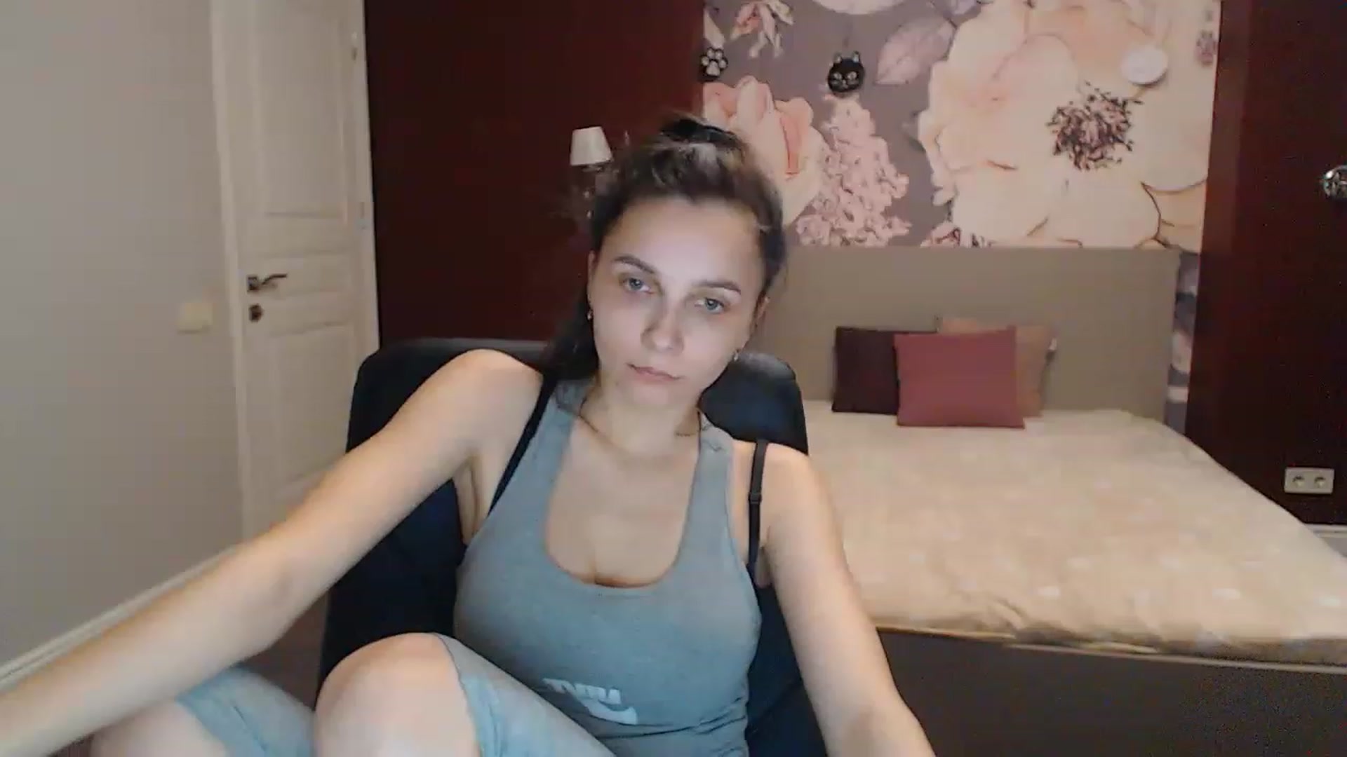 Gallery image thumbnail from Karina_Mils's myfreecams stream on, 04/22/2023, 14:53 image 14 of 20