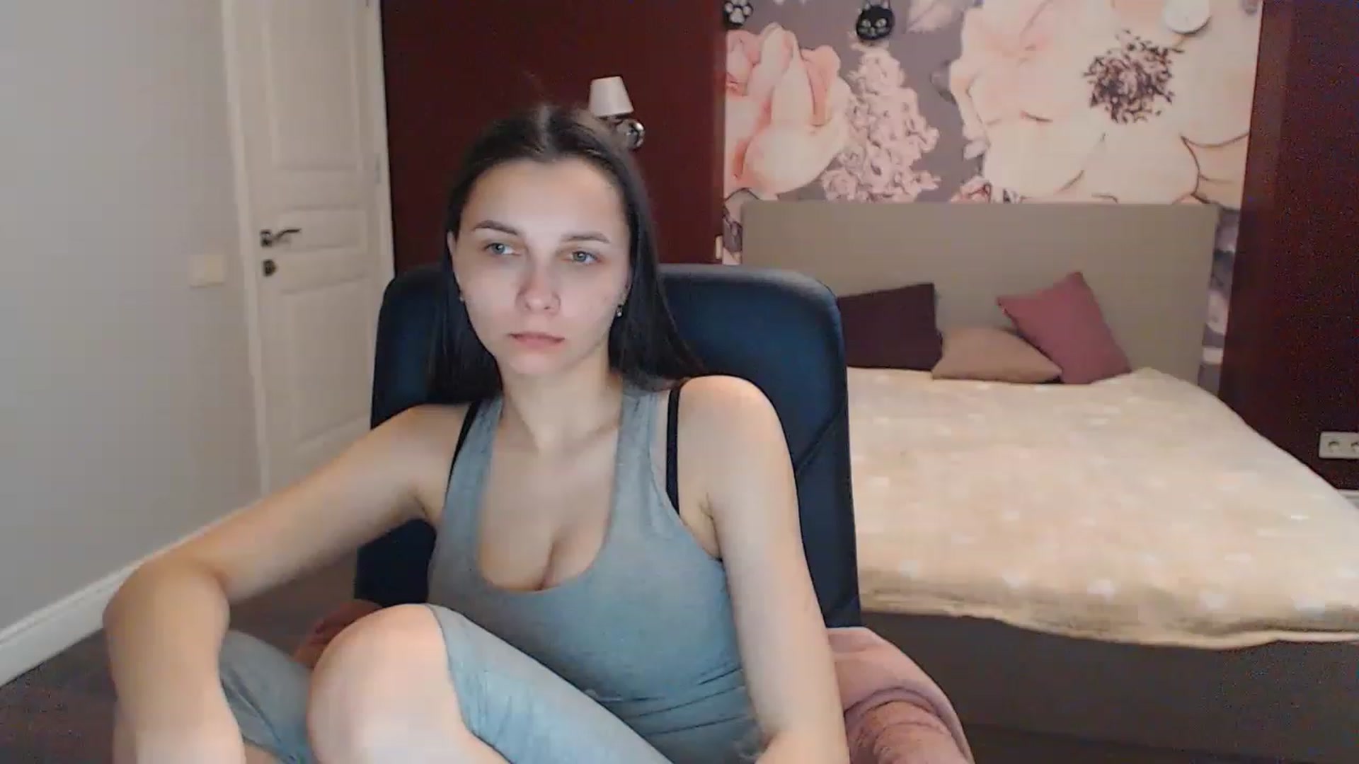 Gallery image thumbnail from Karina_Mils's myfreecams stream on, 04/26/2023, 11:03 image 2 of 20