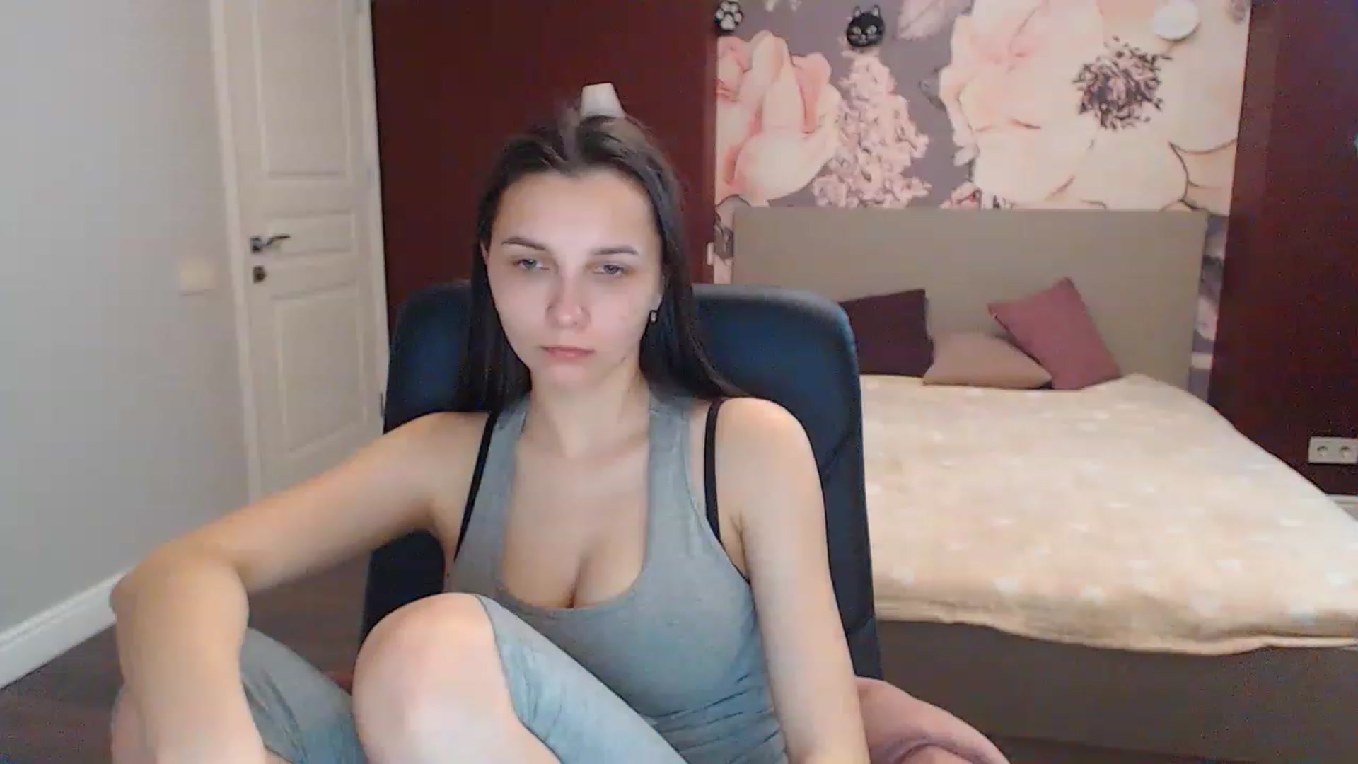 Gallery image thumbnail from Karina_Mils's myfreecams stream on, 04/26/2023, 11:03 image 8 of 20