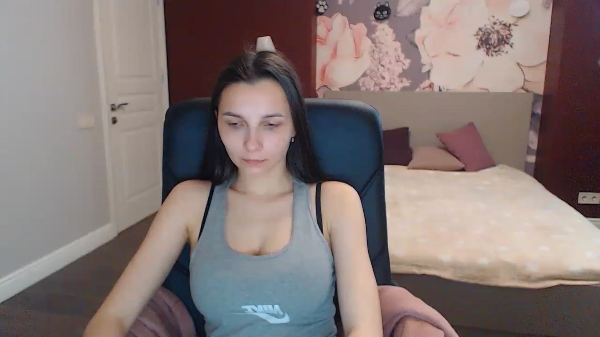 Gallery image thumbnail from Karina_Mils's myfreecams stream on, 04/26/2023, 11:03 image 17 of 20