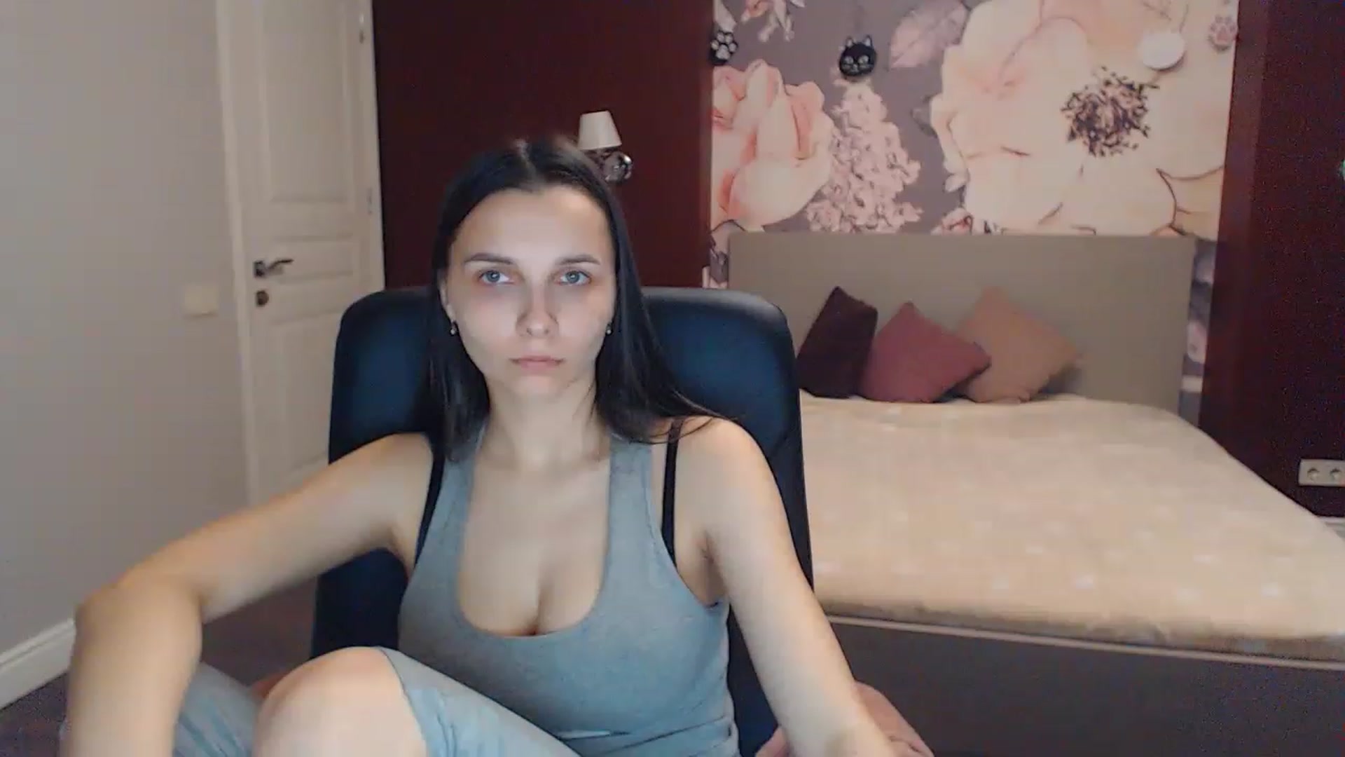 Gallery image thumbnail from Karina_Mils's myfreecams stream on, 04/27/2023, 06:57 image 10 of 20