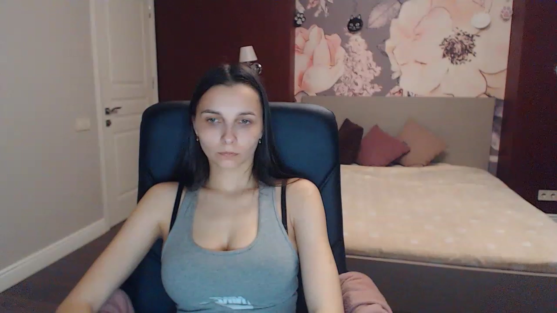 Gallery image thumbnail from Karina_Mils's myfreecams stream on, 04/27/2023, 06:57 image 14 of 20