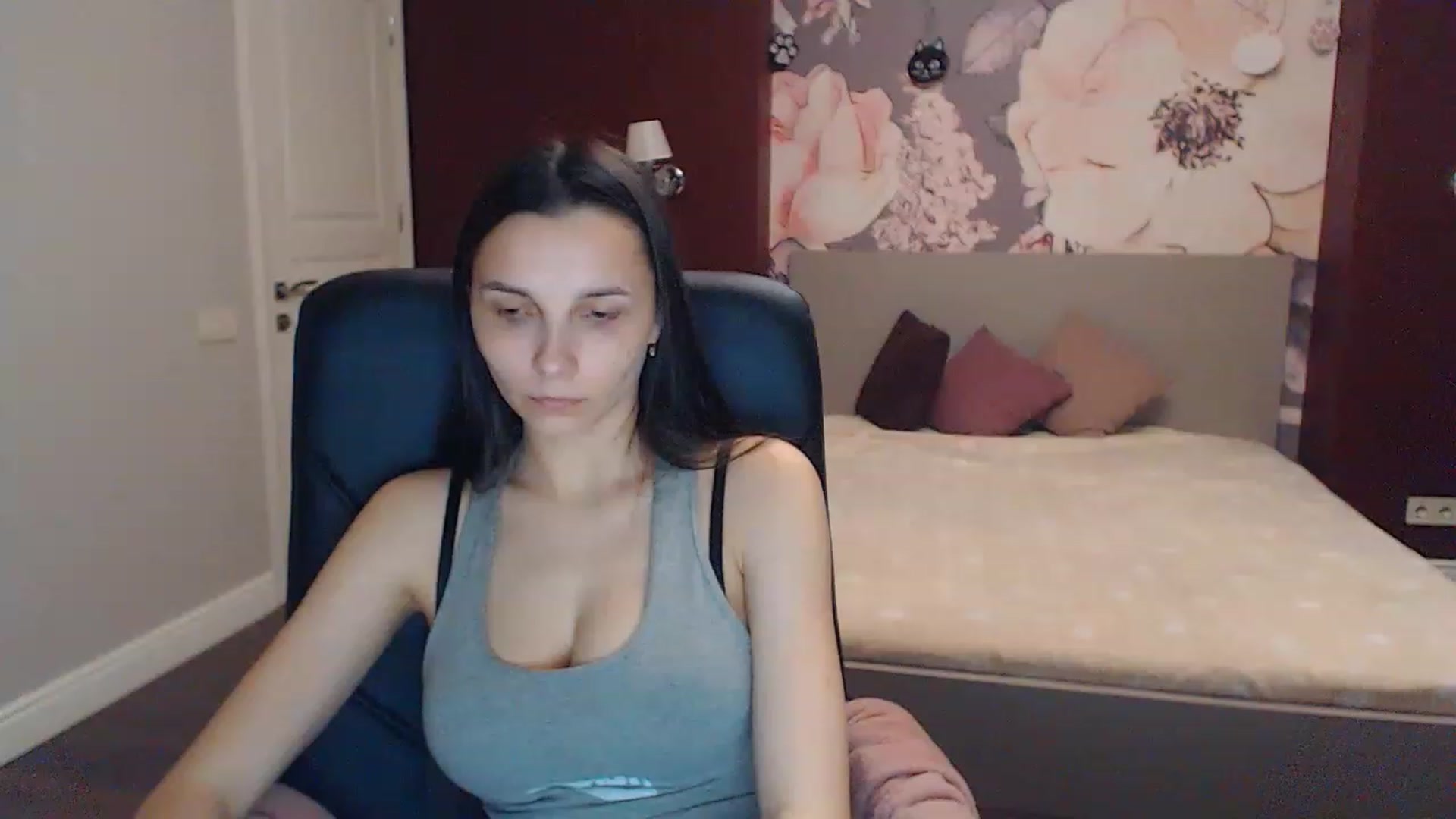 Gallery image thumbnail from Karina_Mils's myfreecams stream on, 04/27/2023, 06:57 image 13 of 20