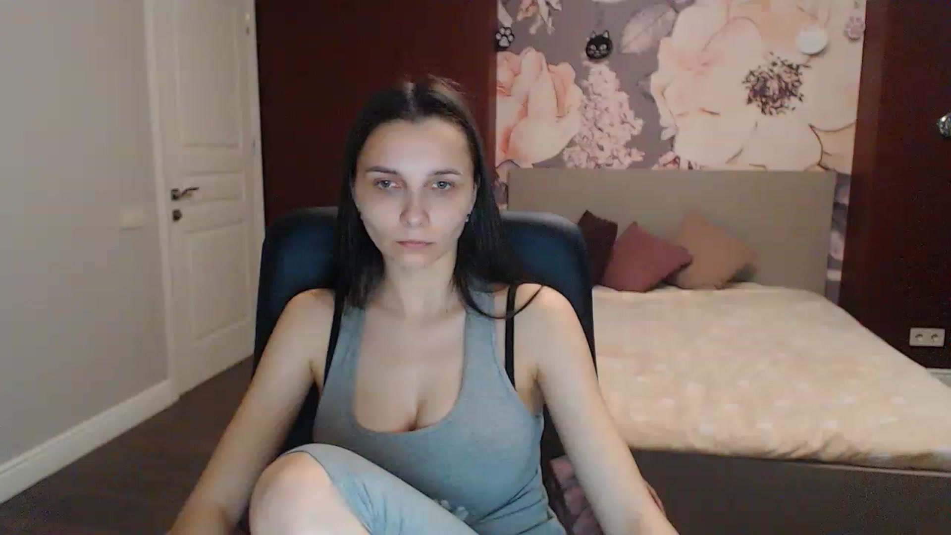 Gallery image thumbnail from Karina_Mils's myfreecams stream on, 04/27/2023, 08:01 image 10 of 20