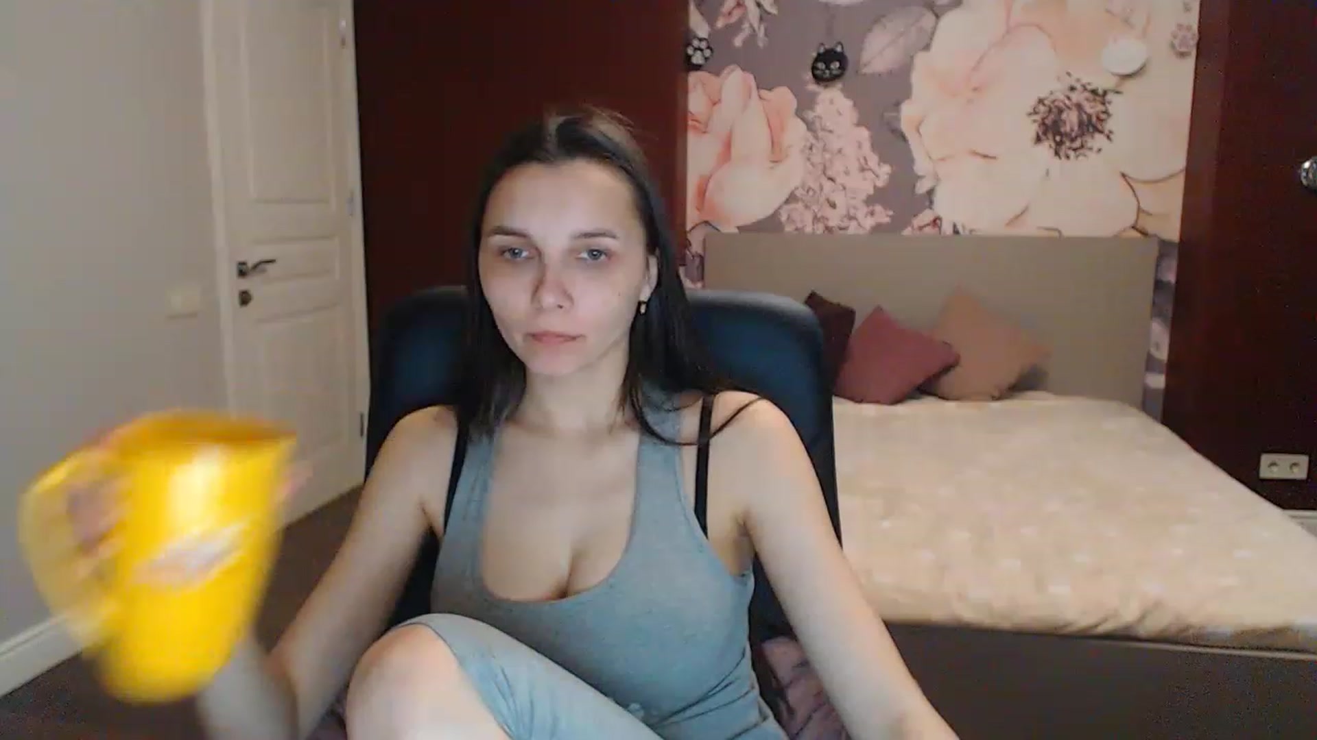 Gallery image thumbnail from Karina_Mils's myfreecams stream on, 04/27/2023, 08:01 image 15 of 20
