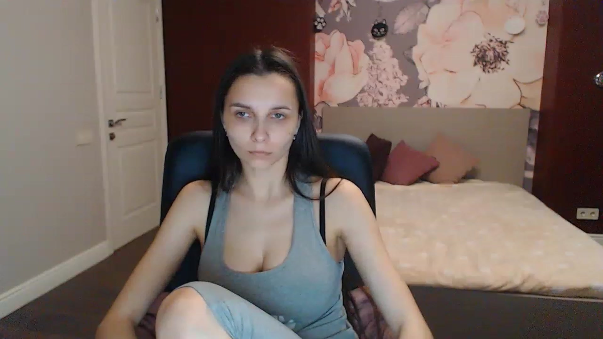 Gallery image thumbnail from Karina_Mils's myfreecams stream on, 04/27/2023, 08:01 image 8 of 20