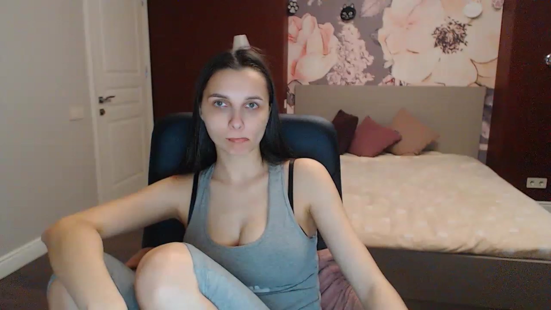 Gallery image thumbnail from Karina_Mils's myfreecams stream on, 04/27/2023, 08:01 image 1 of 20