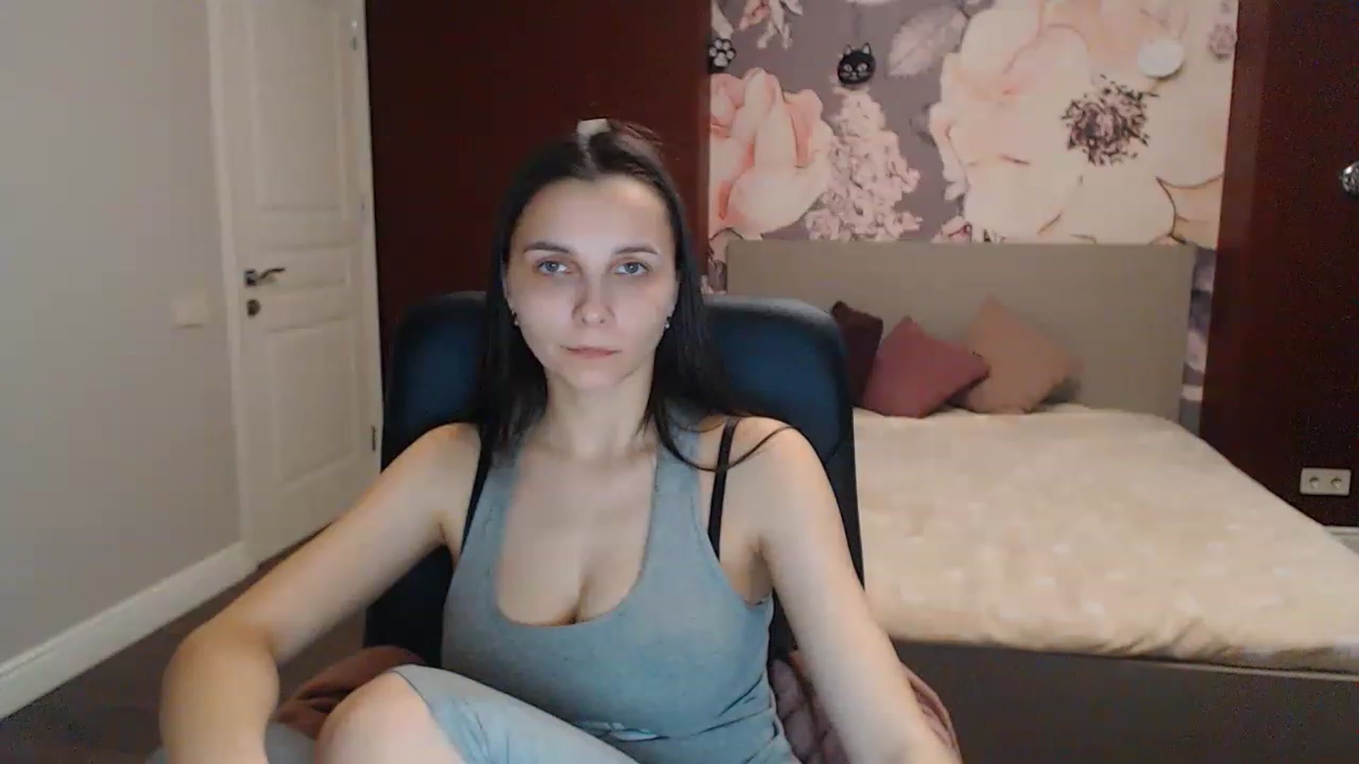 Gallery image thumbnail from Karina_Mils's myfreecams stream on, 04/27/2023, 08:01 image 19 of 20